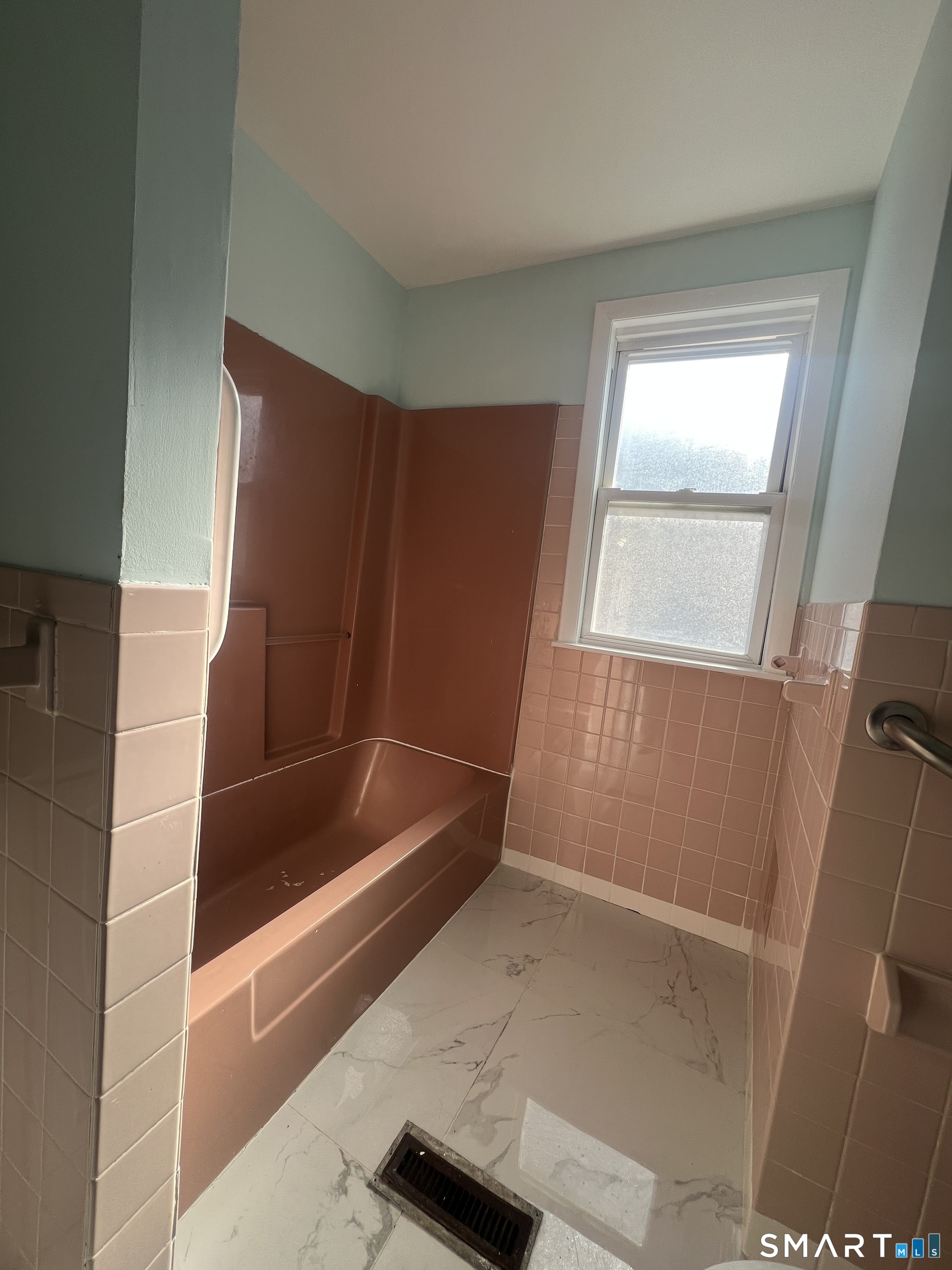 Photo 10 of 352 Wilmot Avenue, Bridgeport, CT