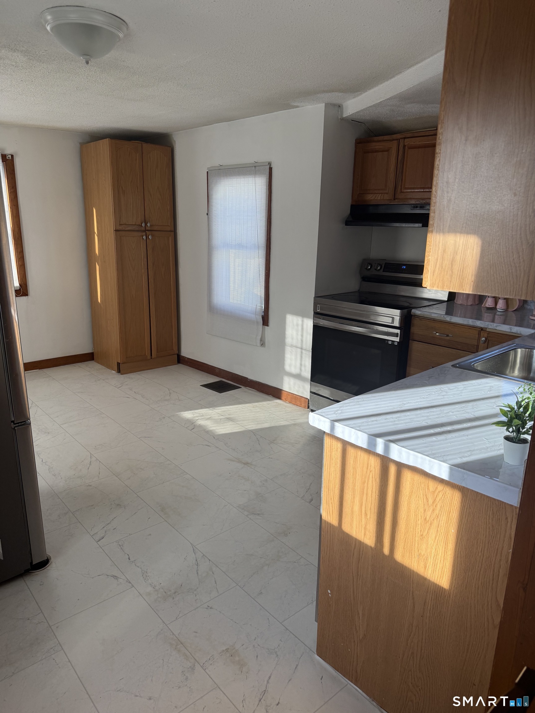 Homes for sale in Windsor, CT | 9 Brown Ave, Windsor, CT 06095 | MLS# 24150520