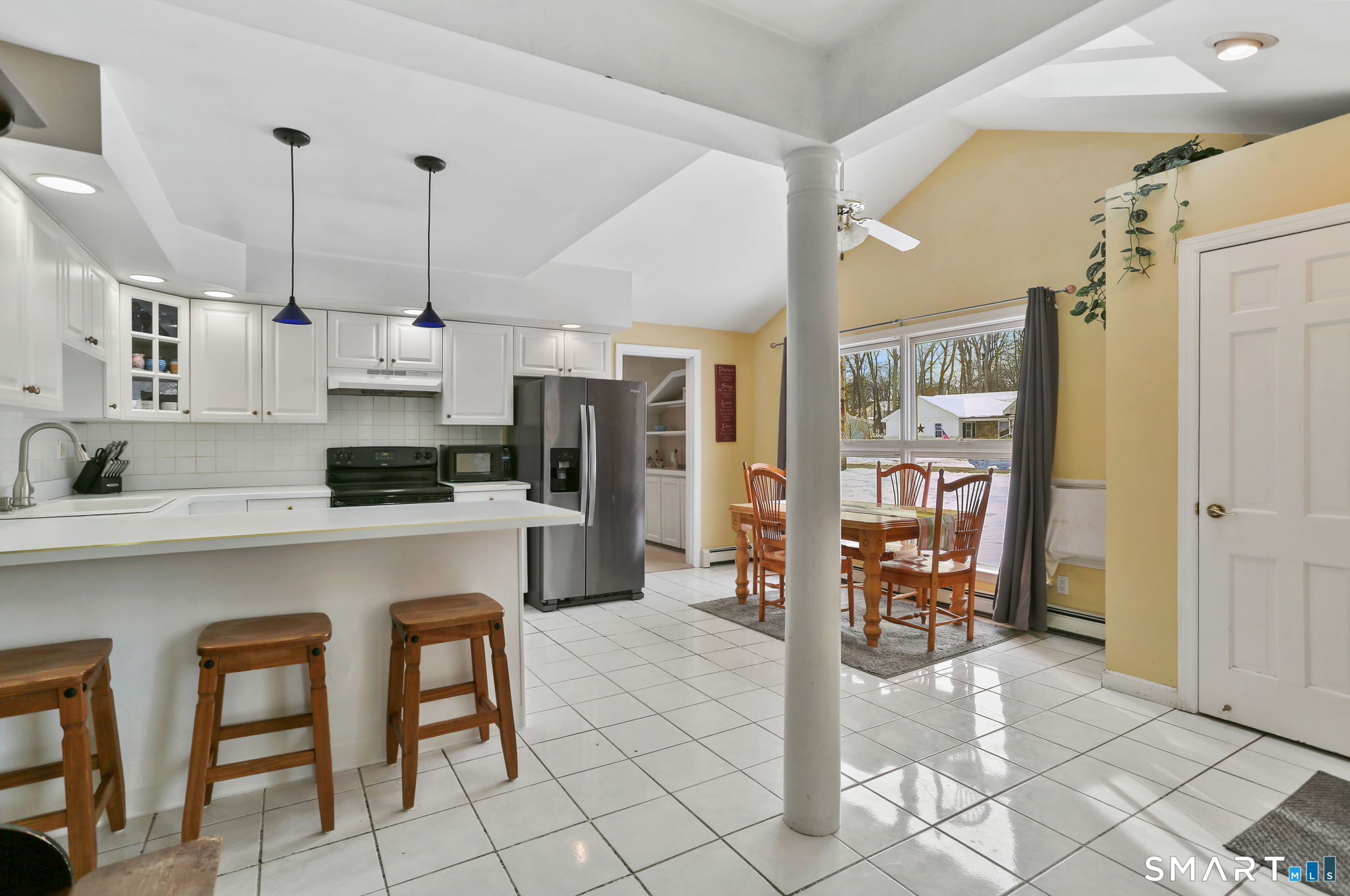 Homes for sale in Trumbull, CT | 40 Rose Ter, Trumbull, CT 06611 | MLS# 24150068