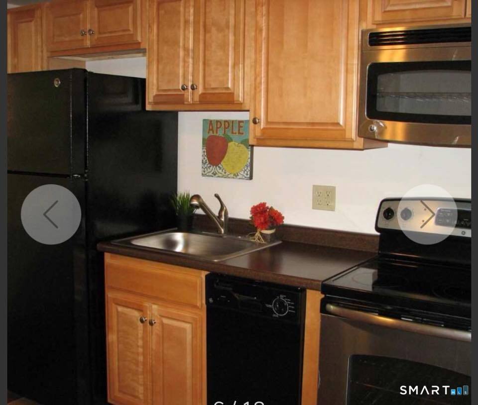 Photo 5 of 52 Essex Street, Deep River, CT