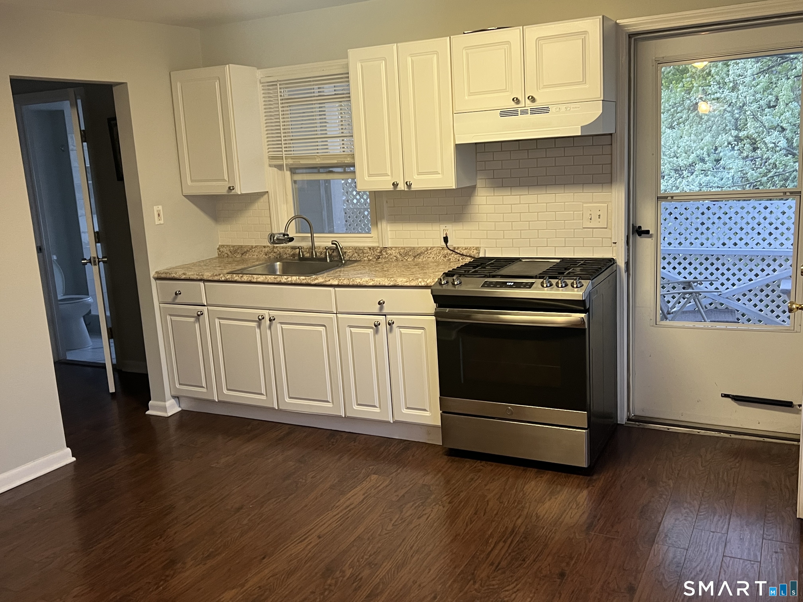 Photo 31 of 104 Palmer Avenue, Stamford, CT