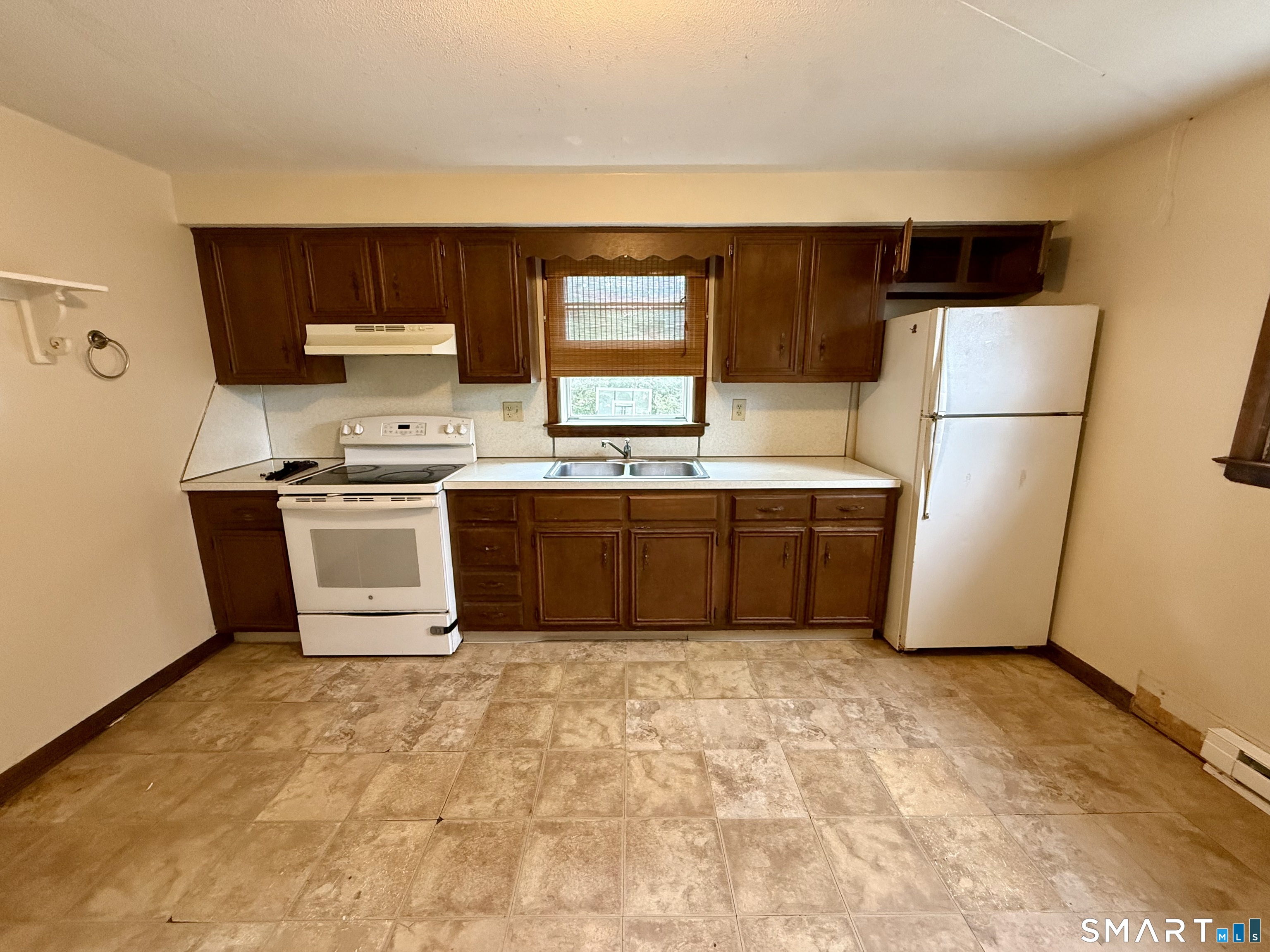 Photo 6 of 400 Divinity Street, Bristol, CT