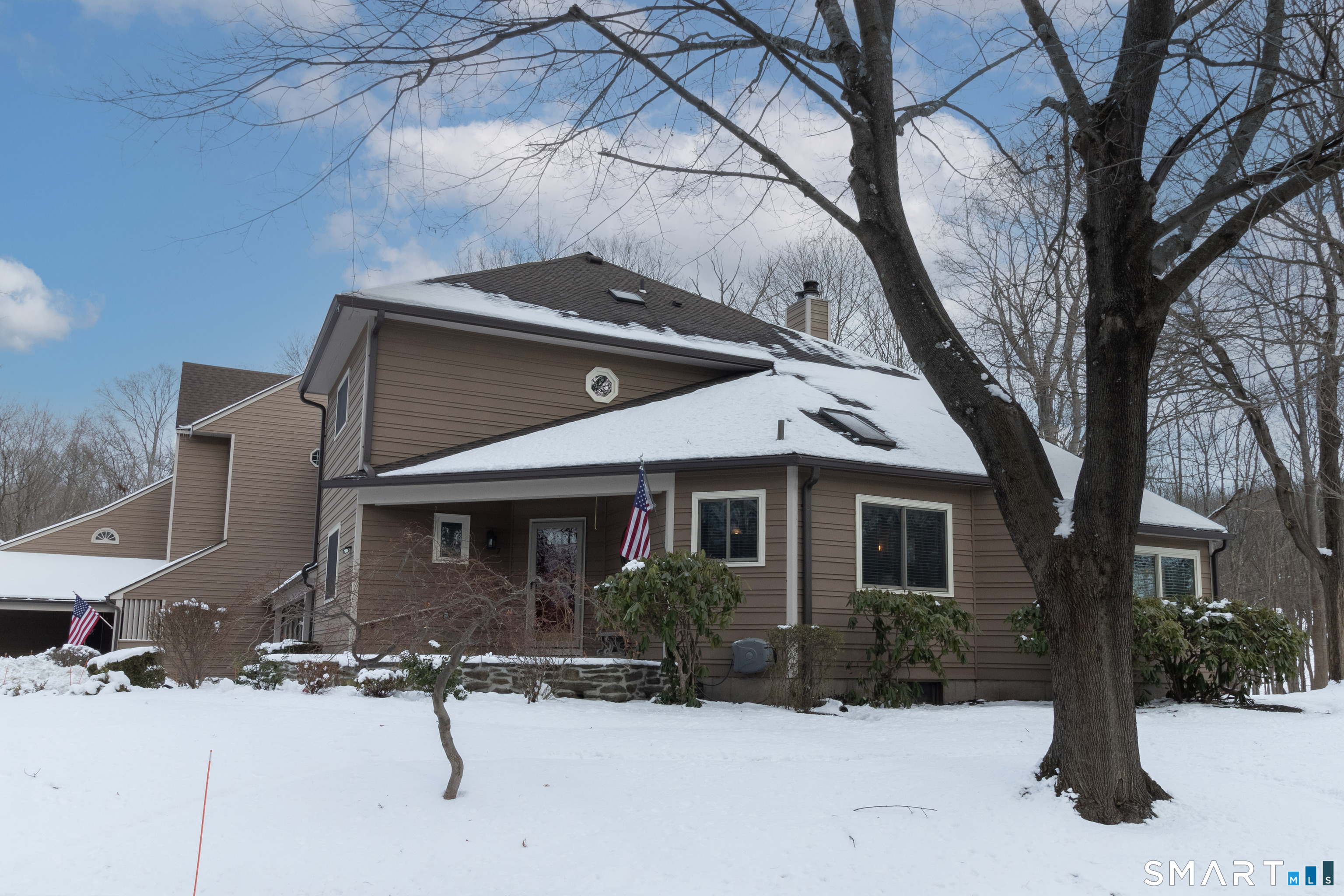 Homes for sale in Shelton, CT | 7 Meeting House Ln #7, Shelton, CT 06484 | MLS# 24149413