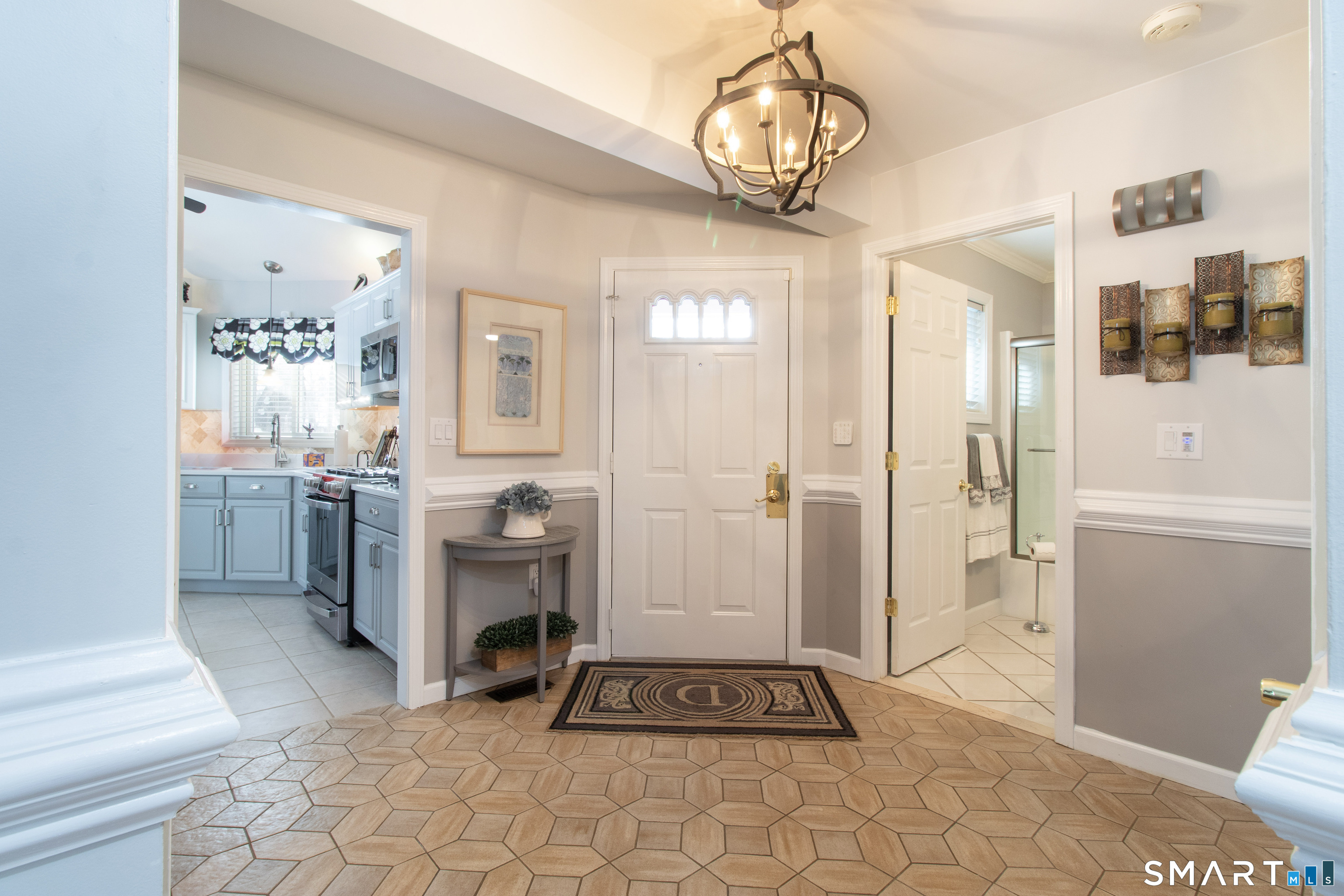 Homes for sale in Shelton, CT | 7 Meeting House Ln #7, Shelton, CT 06484 | MLS# 24149413