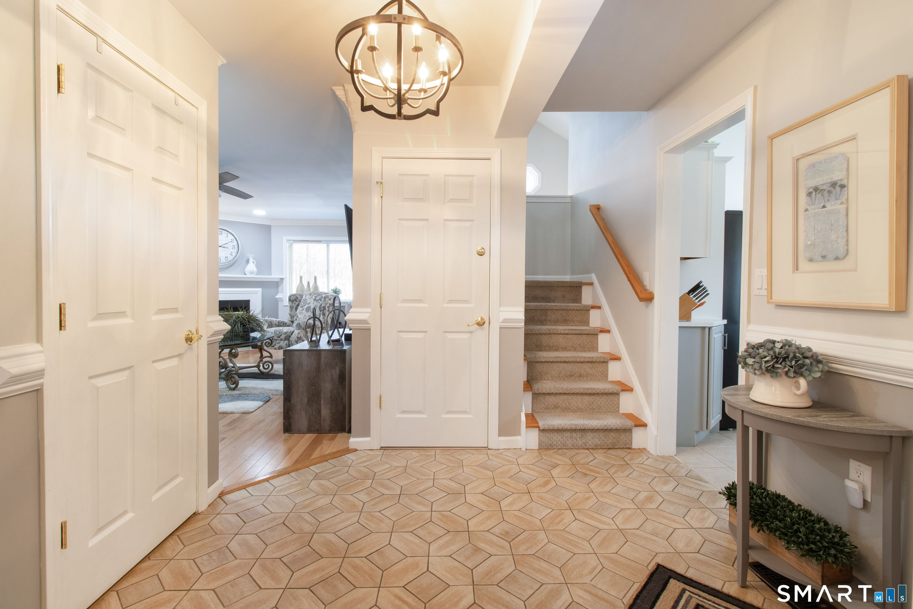 Homes for sale in Shelton, CT | 7 Meeting House Ln #7, Shelton, CT 06484 | MLS# 24149413