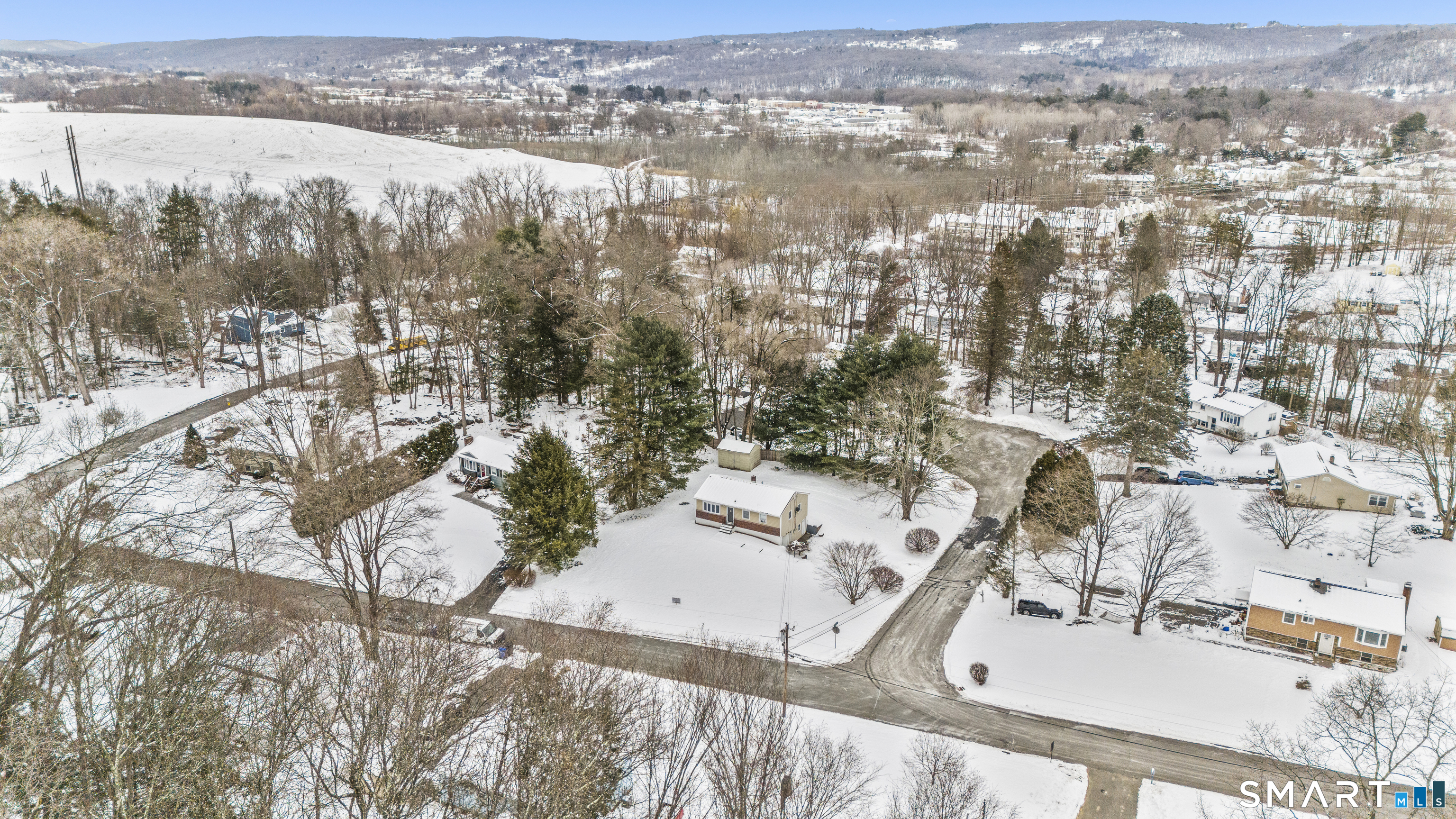 Photo 3 of 117 Lone Oak Drive, New Milford, CT