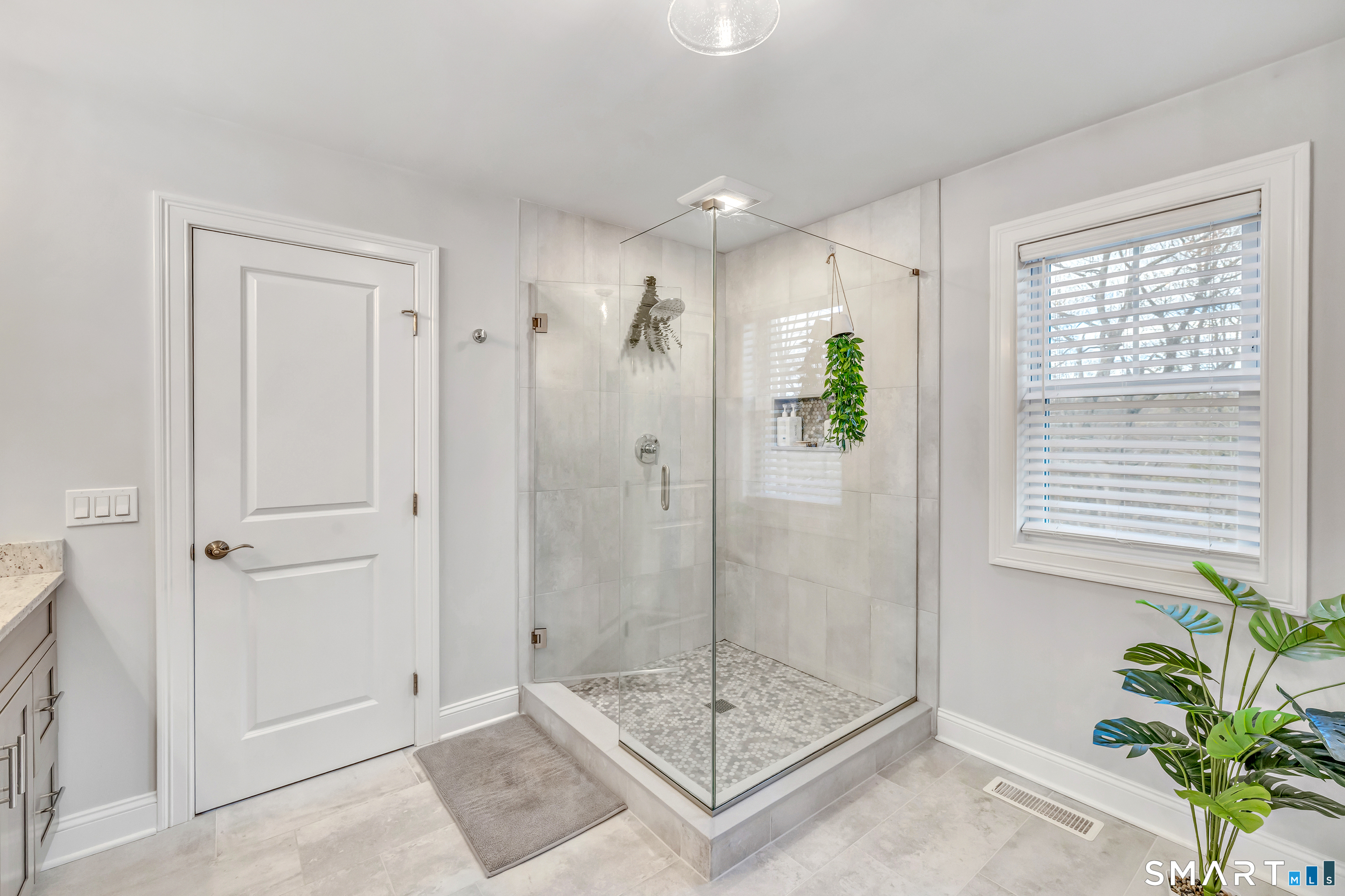 Photo 15 of 2 Woods View Lane, Shelton, CT