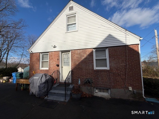 Homes for sale in Hamden, CT | 36 Rolfe St, Hamden, CT 06517 | MLS# 24150667