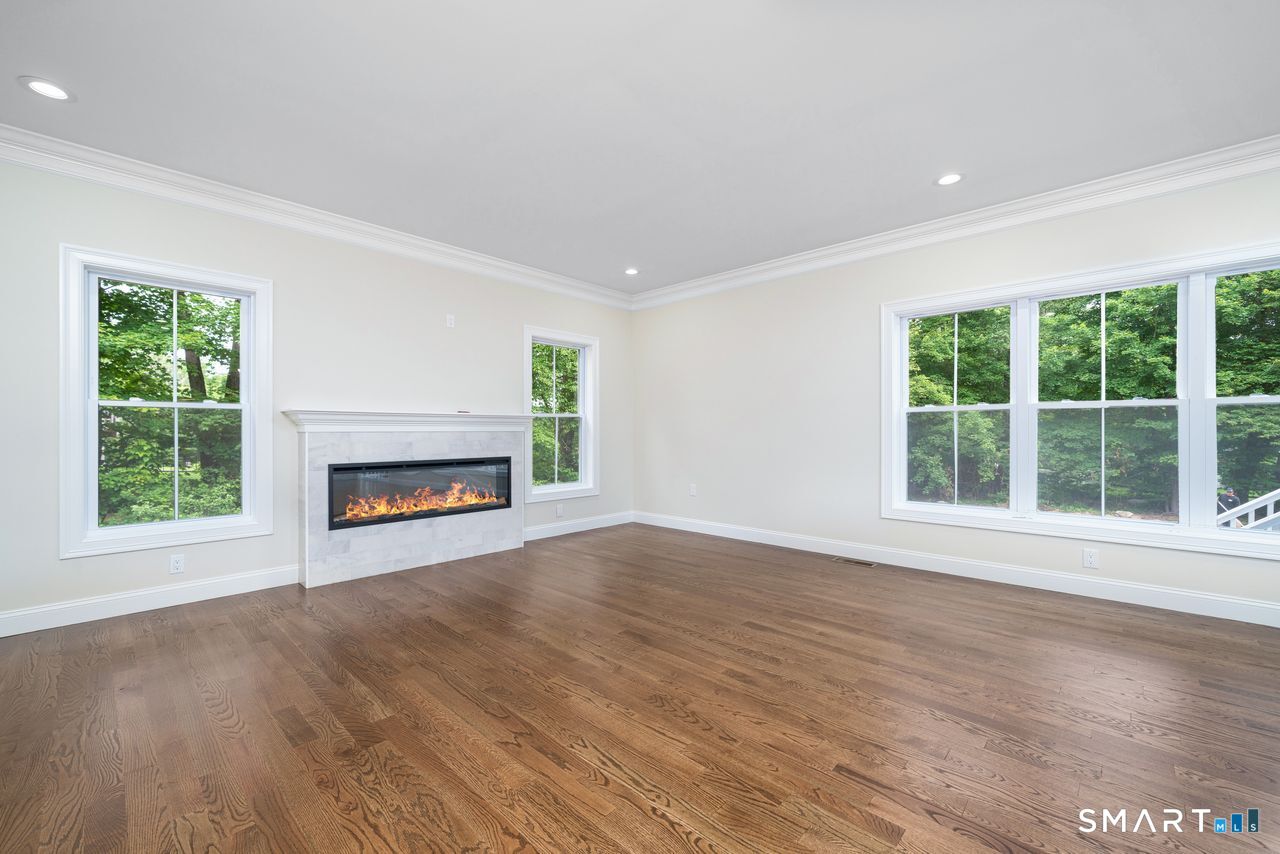 Homes for sale in Avon, CT | 12 Verville Rd, Avon, CT 06001 | MLS# 24148686