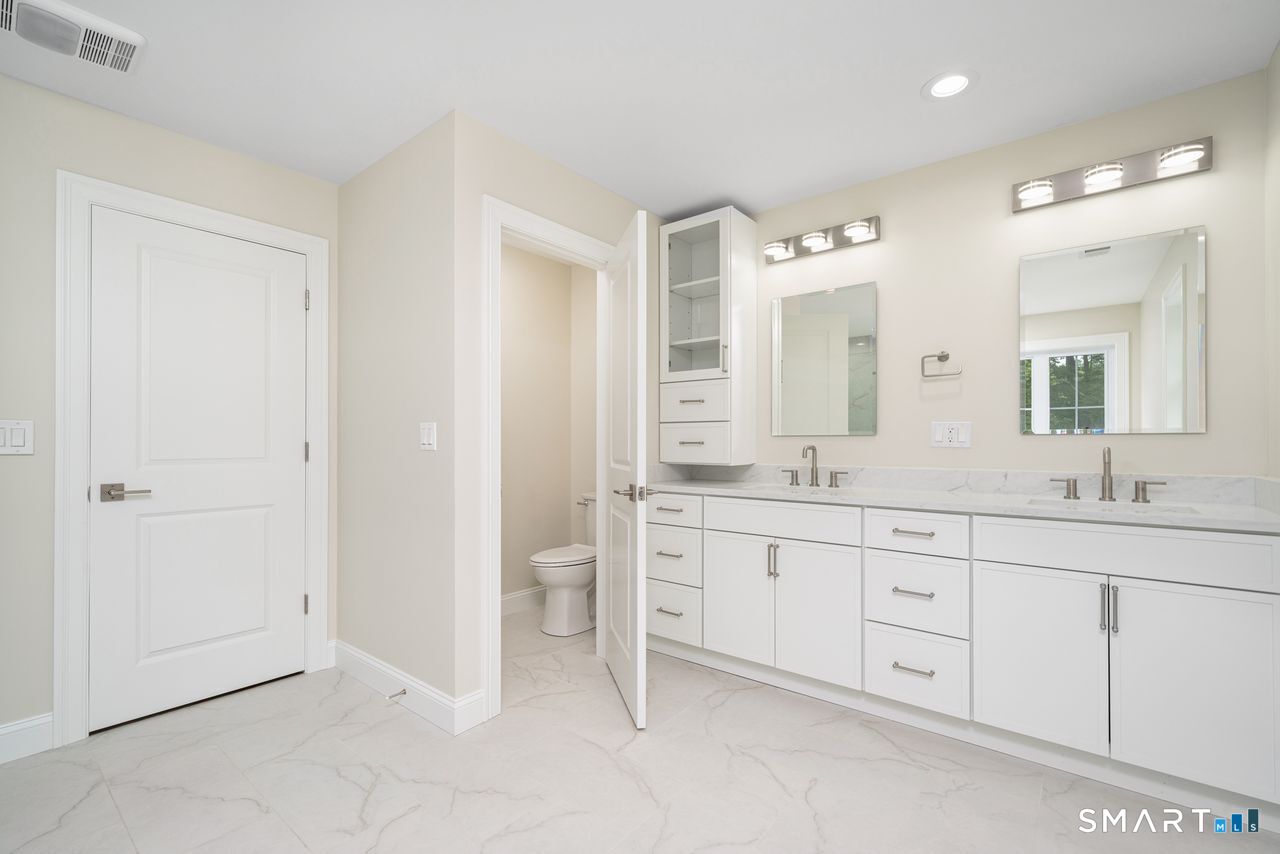 Homes for sale in Avon, CT | 12 Verville Rd, Avon, CT 06001 | MLS# 24148686