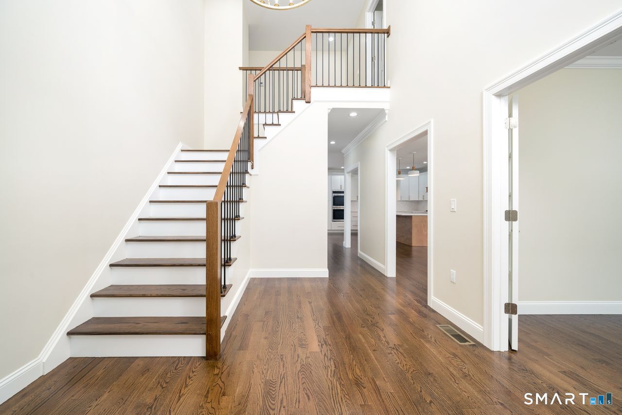 Homes for sale in Avon, CT | 12 Verville Rd, Avon, CT 06001 | MLS# 24148686