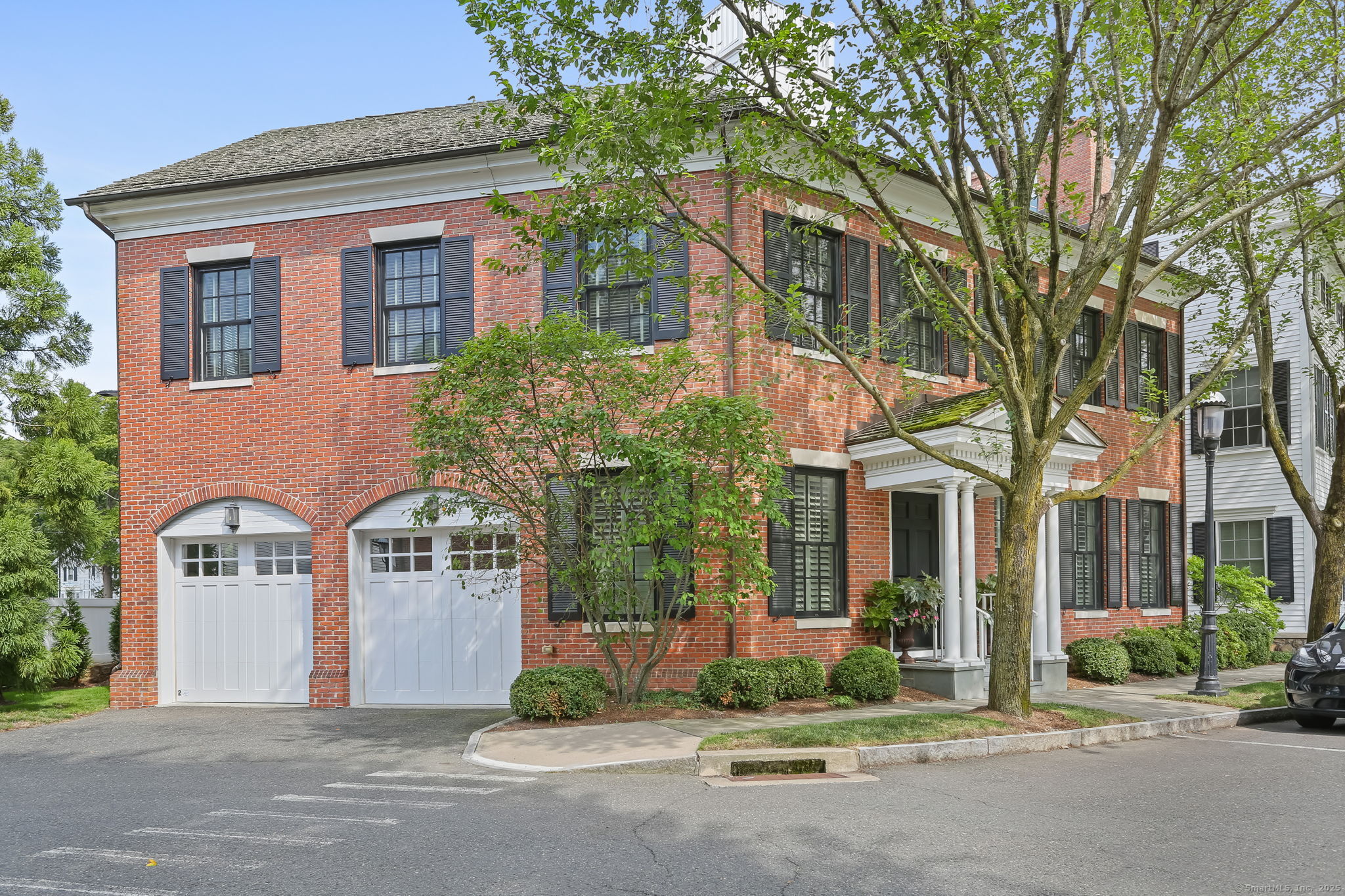 Homes for sale in Fairfield, CT | 2 Elmwood Dr #2, Fairfield, CT 06890 | MLS# 24150747