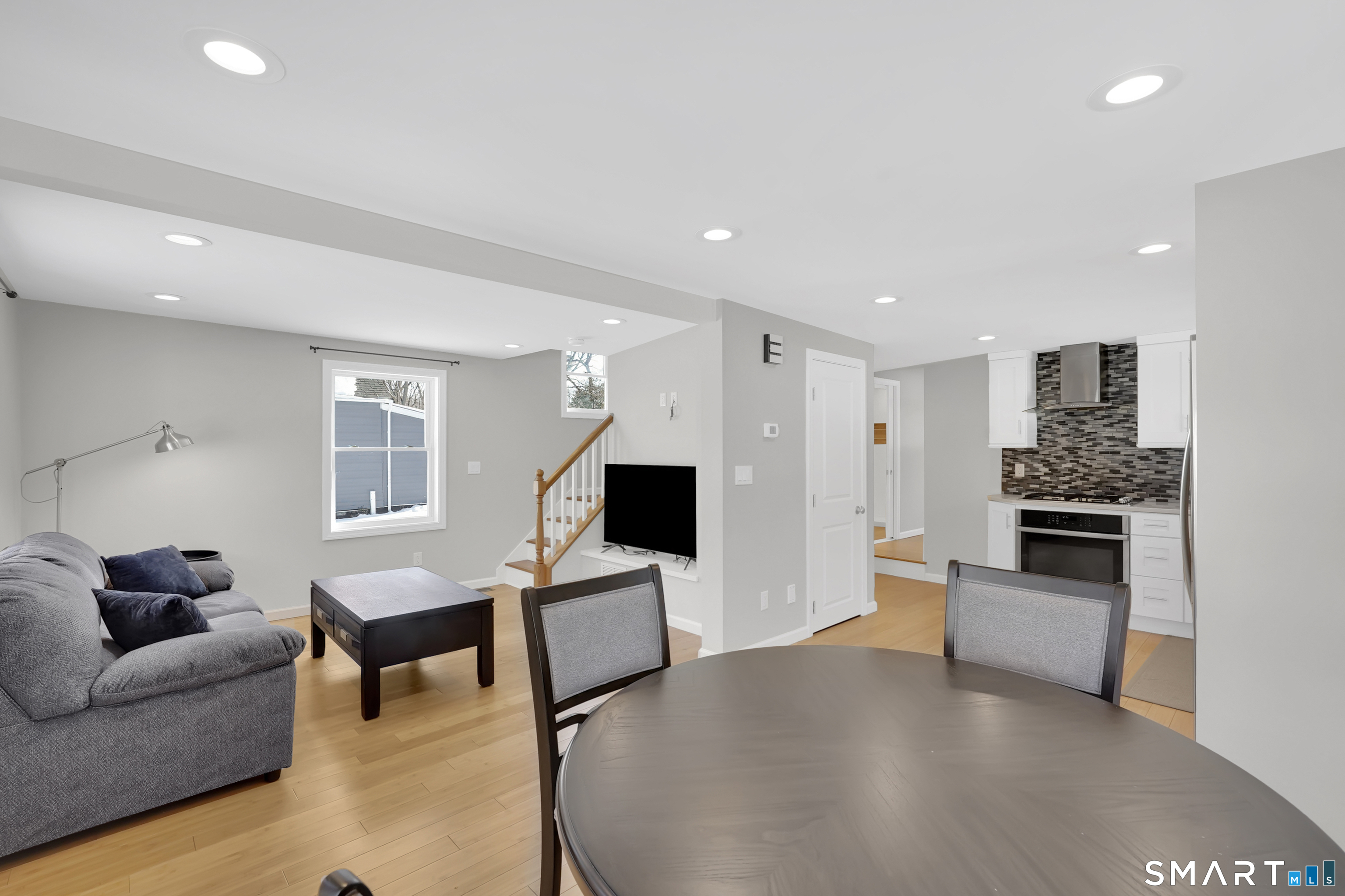 Photo 6 of 10 Elm Avenue, Enfield, CT