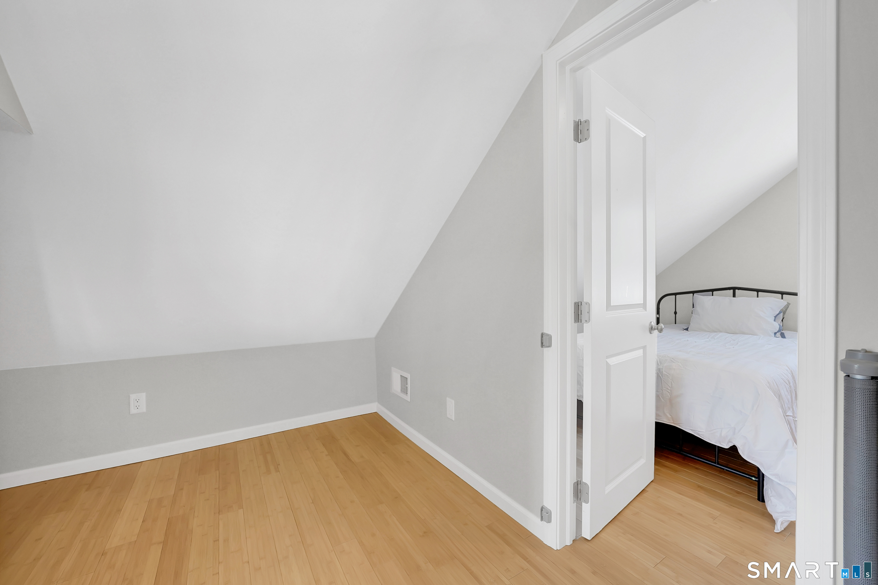 Photo 17 of 10 Elm Avenue, Enfield, CT