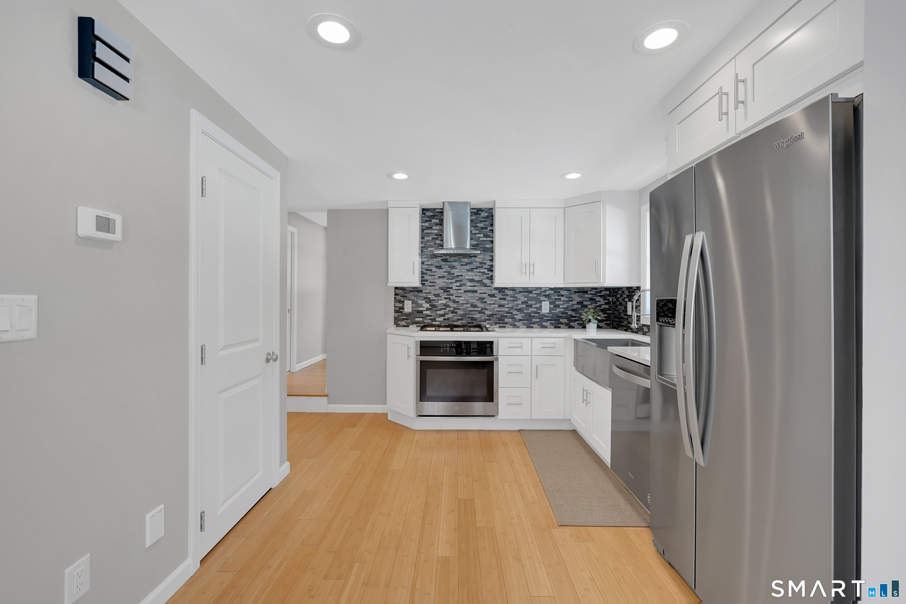 Photo 11 of 10 Elm Avenue, Enfield, CT