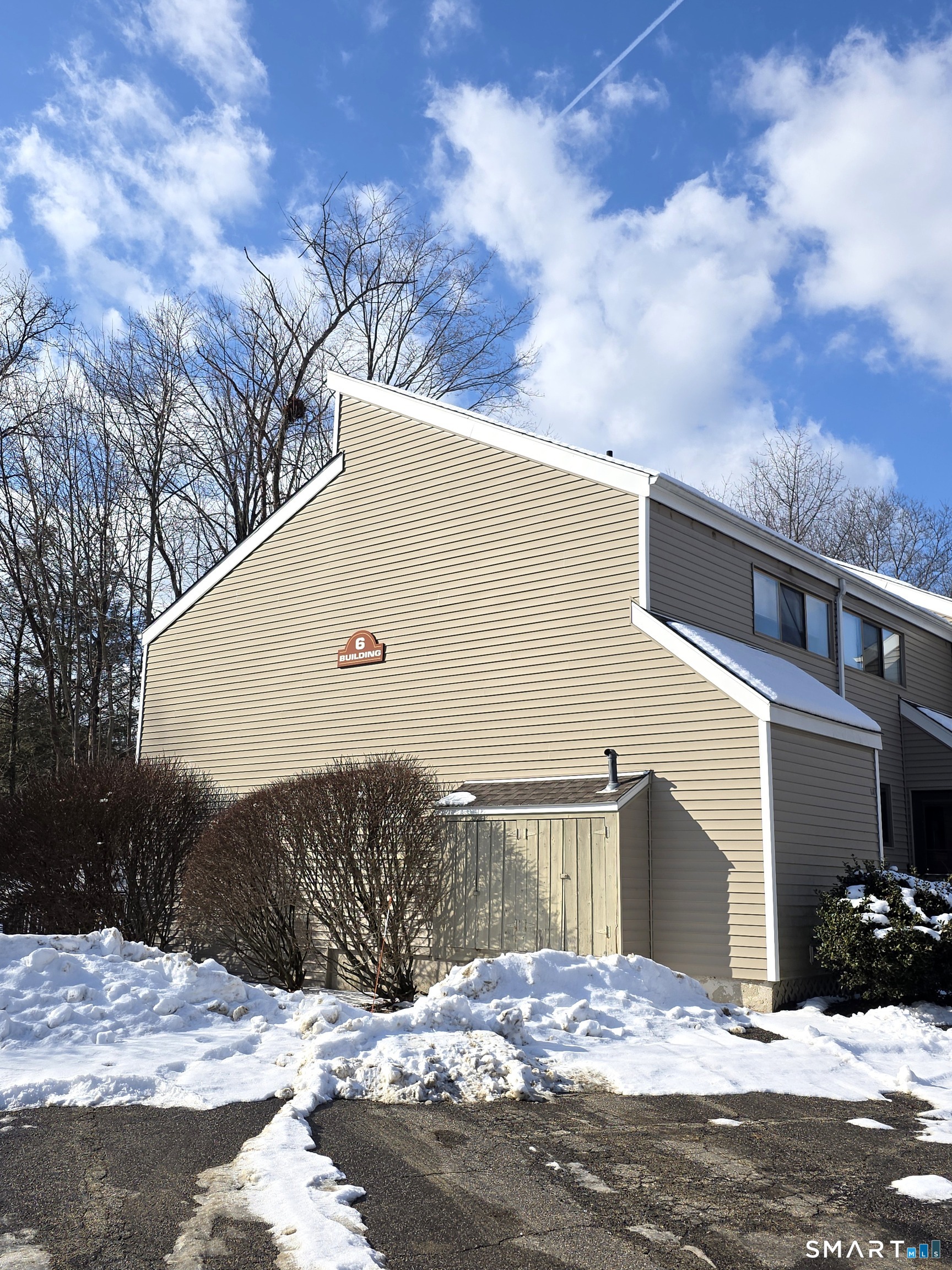 Homes for sale in Naugatuck, CT | 51 Brook St #APT 6A, Naugatuck, CT 06770 | MLS# 24114862