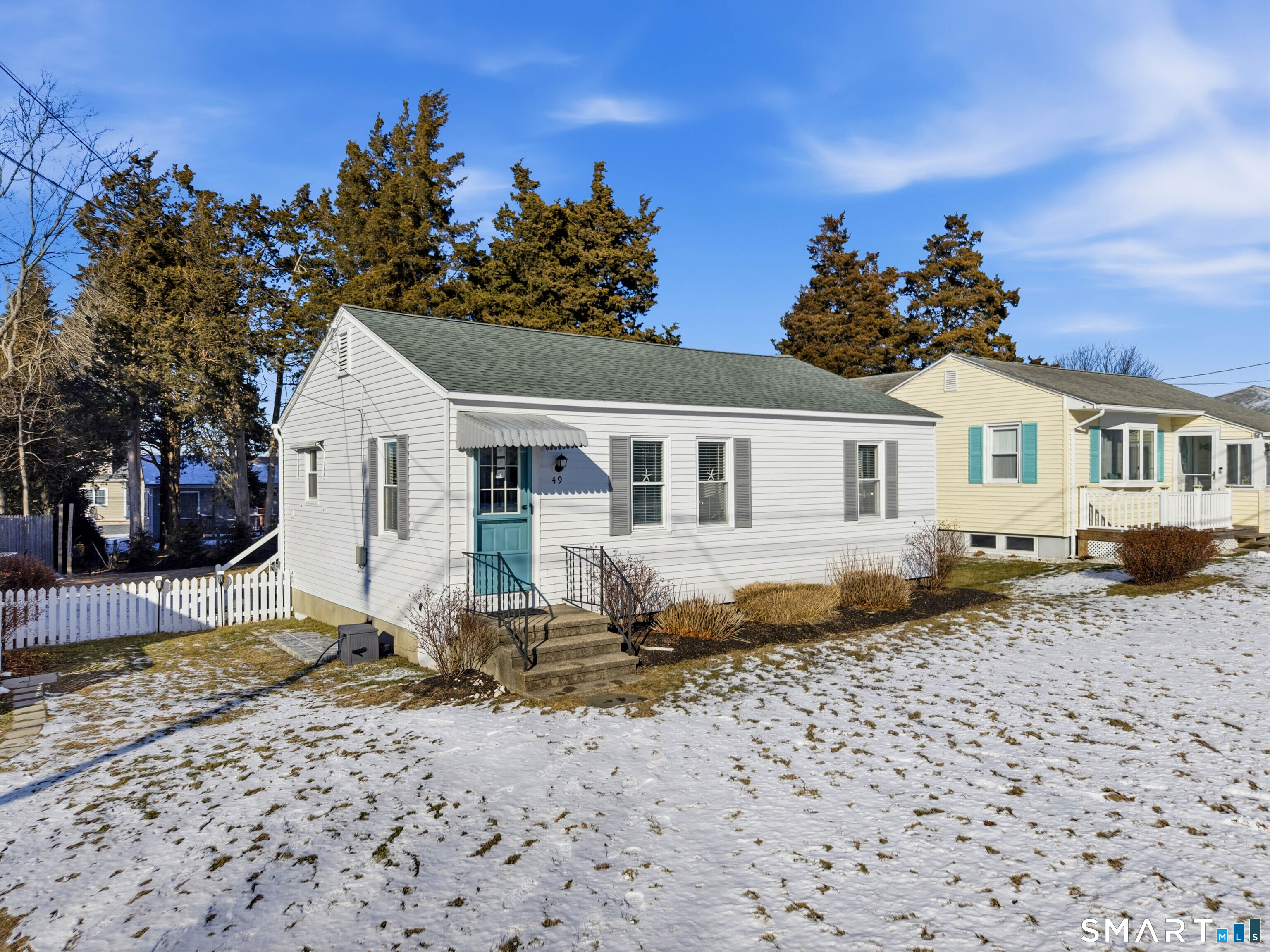 Homes for sale in Clinton, CT | 49 Uncas Rd, Clinton, CT 06413 | MLS# 24150643