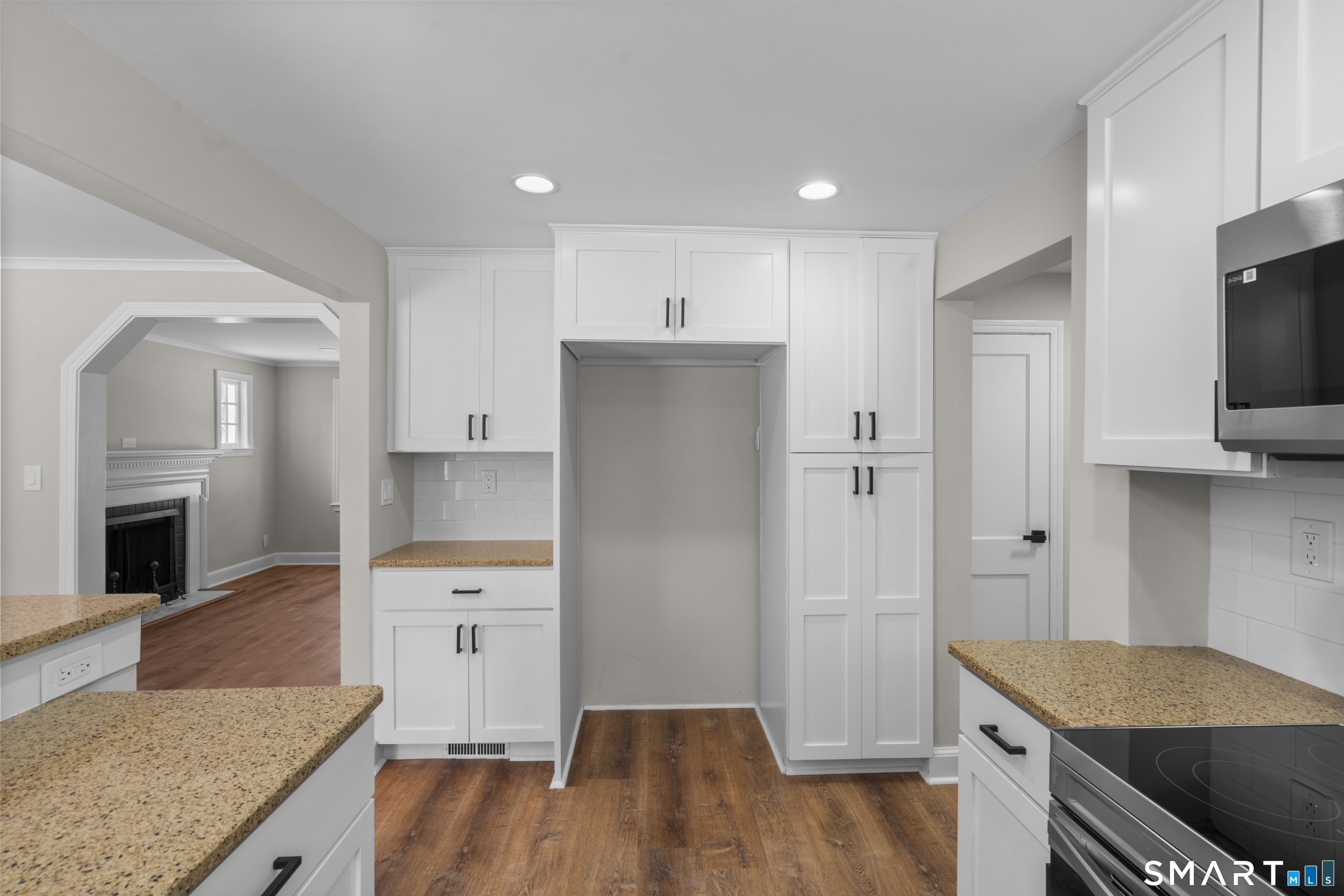 Photo 15 of 608 Kennedy Road, Windsor, CT