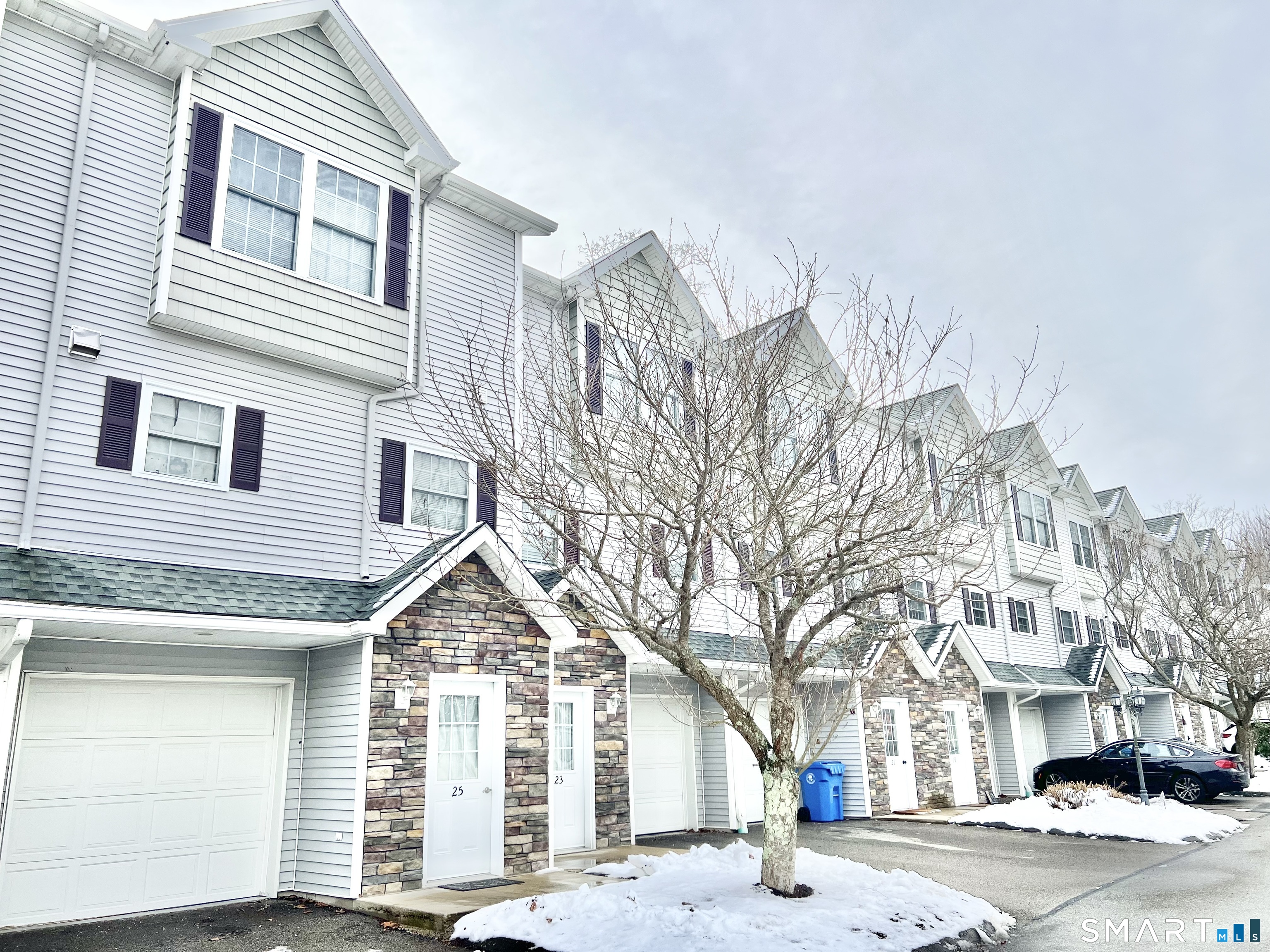 Homes for sale in Norwich, CT | 296 Hamilton Ave #Apt 25, Norwich, CT 06360 | MLS# 24148268