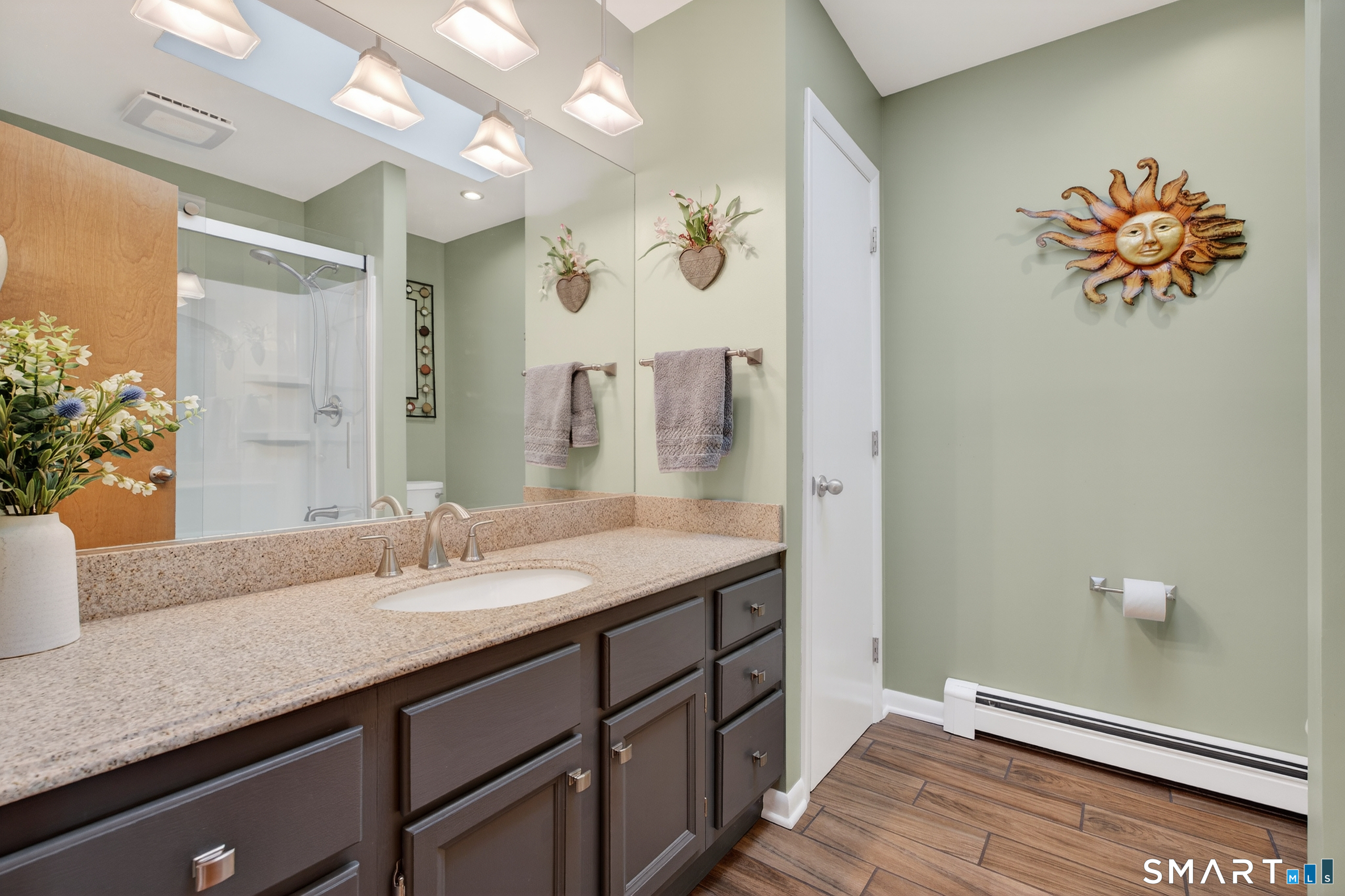 Photo 22 of 28 Oakcrest Road, Oxford, CT