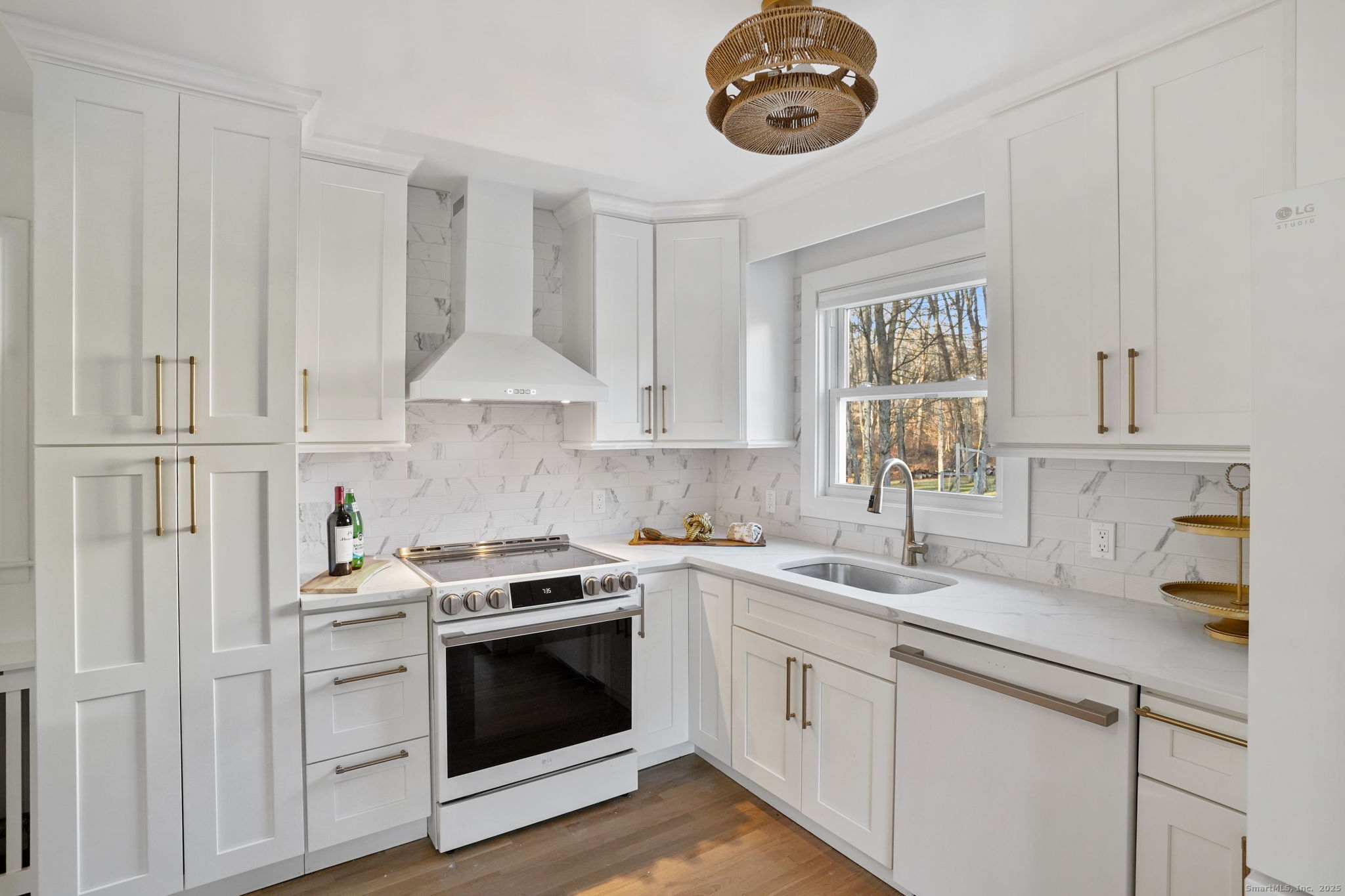 Photo 3 of 132 Toll House Lane, Fairfield, CT