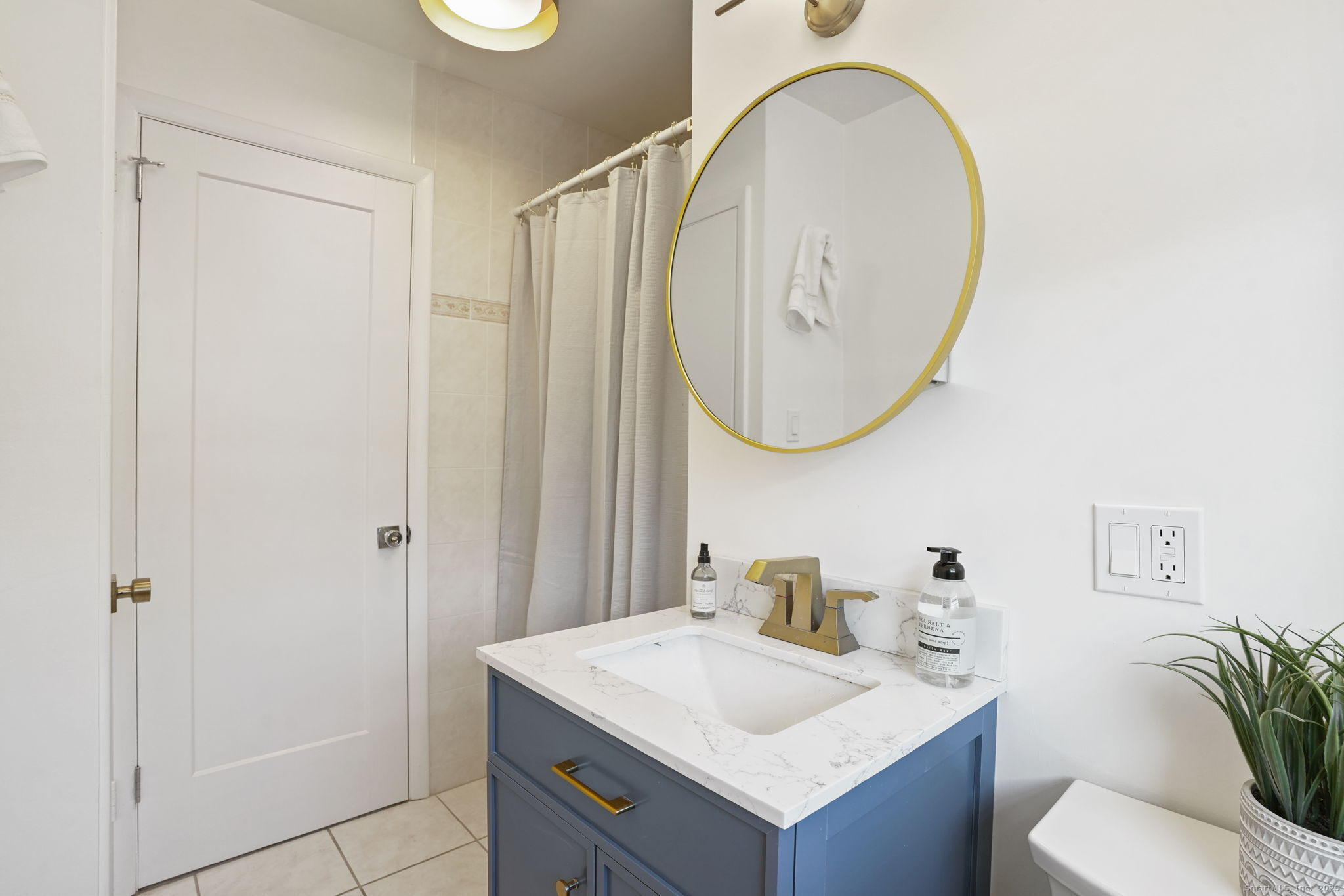 Photo 16 of 132 Toll House Lane, Fairfield, CT