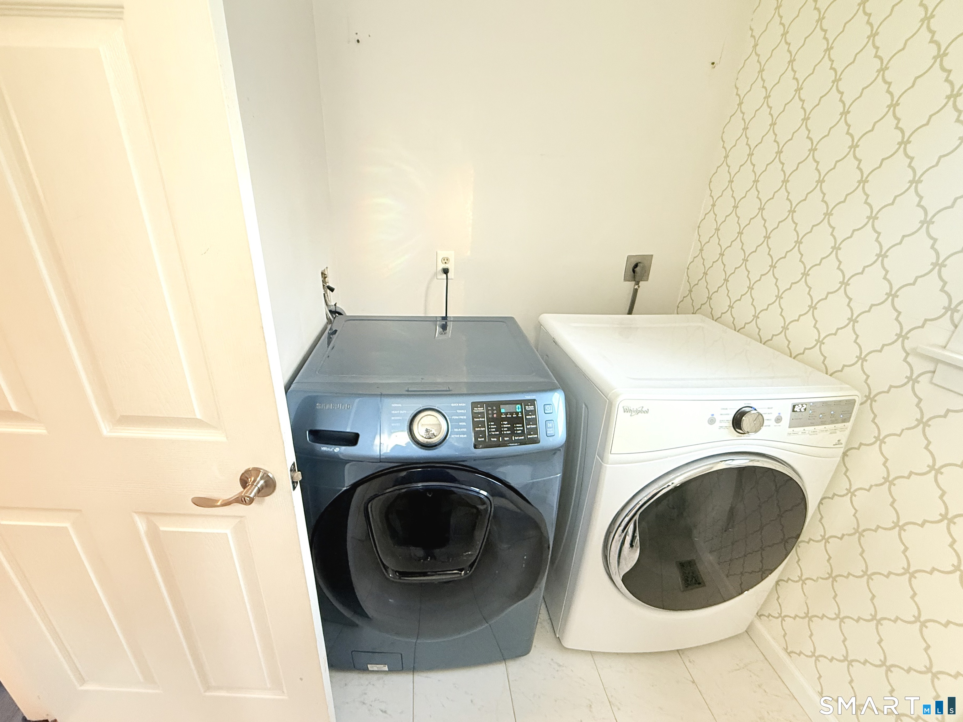 Photo 7 of 4 Hill Court, Norwalk, CT