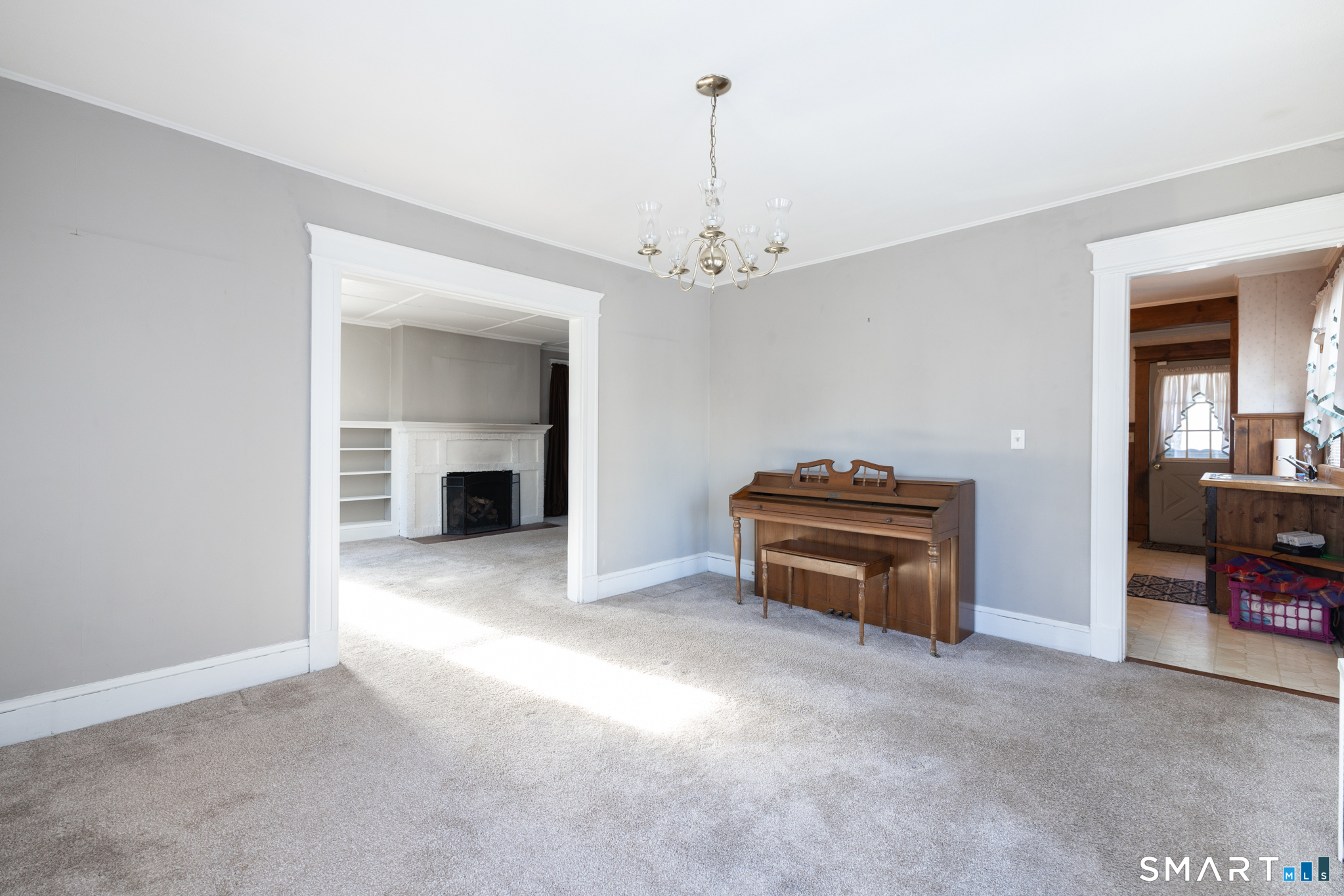 Photo 4 of 173 Farmington Avenue, Waterbury, CT