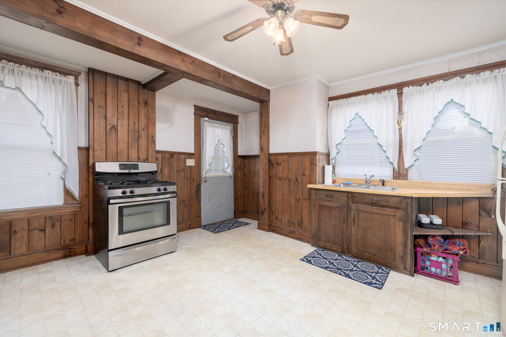 Photo 7 of 173 Farmington Avenue, Waterbury, CT