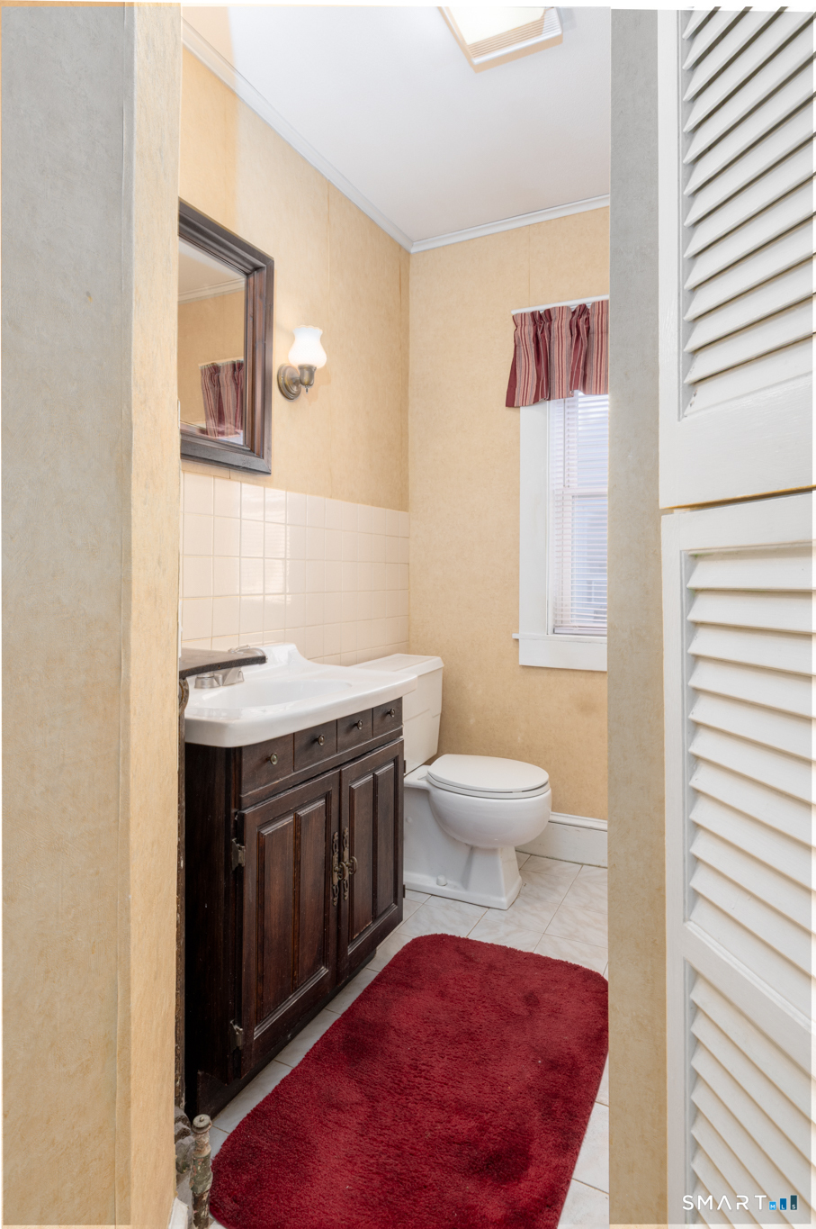 Photo 18 of 173 Farmington Avenue, Waterbury, CT