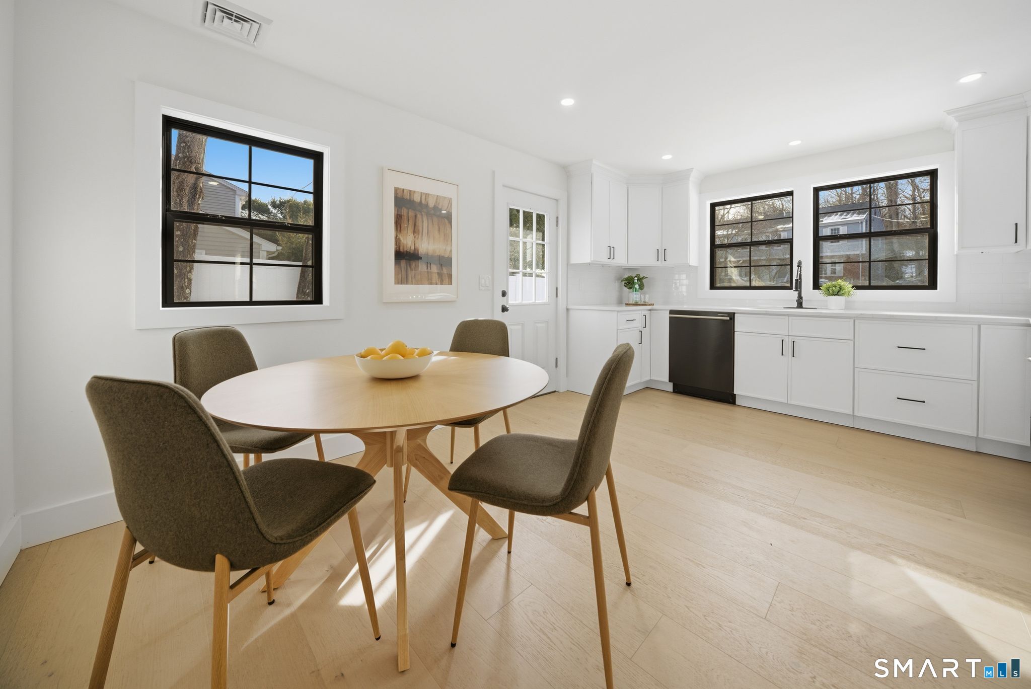 Photo 7 of 101 Parade Hill Road, New Canaan, CT