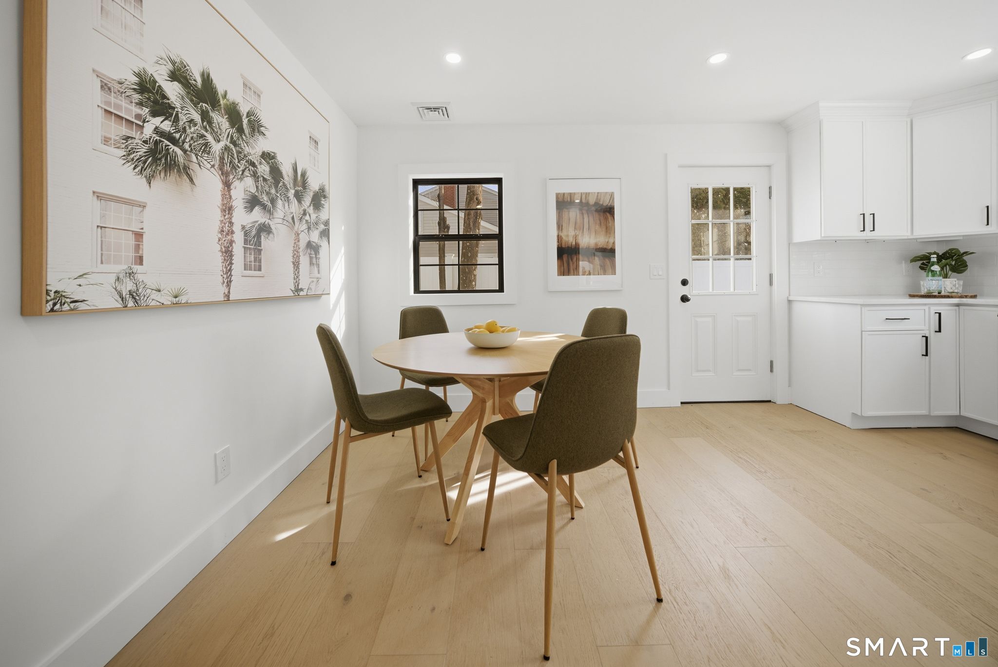 Photo 8 of 101 Parade Hill Road, New Canaan, CT