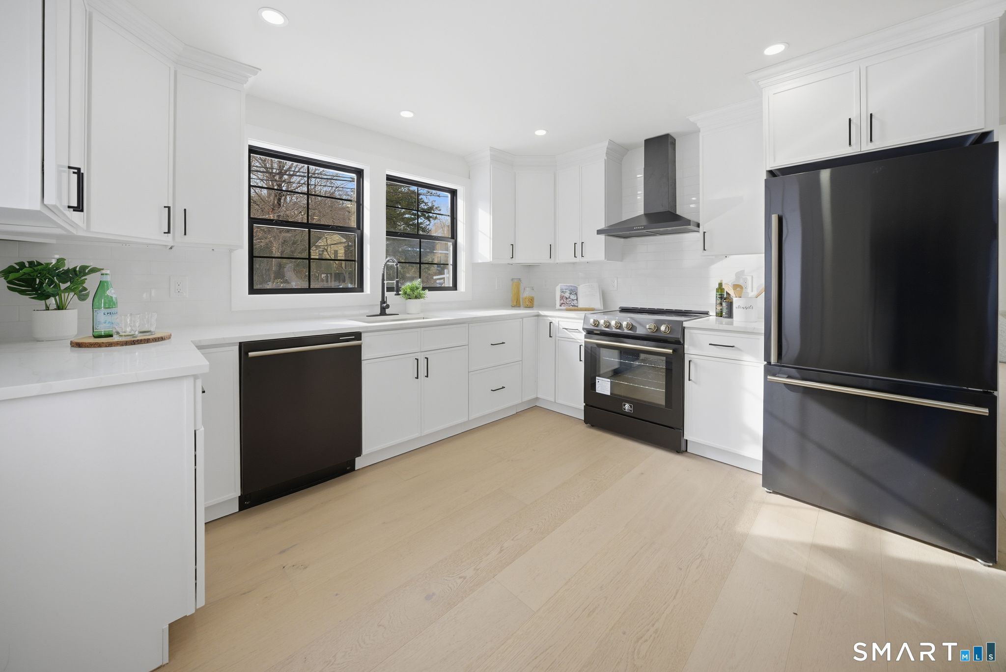 Photo 3 of 101 Parade Hill Road, New Canaan, CT