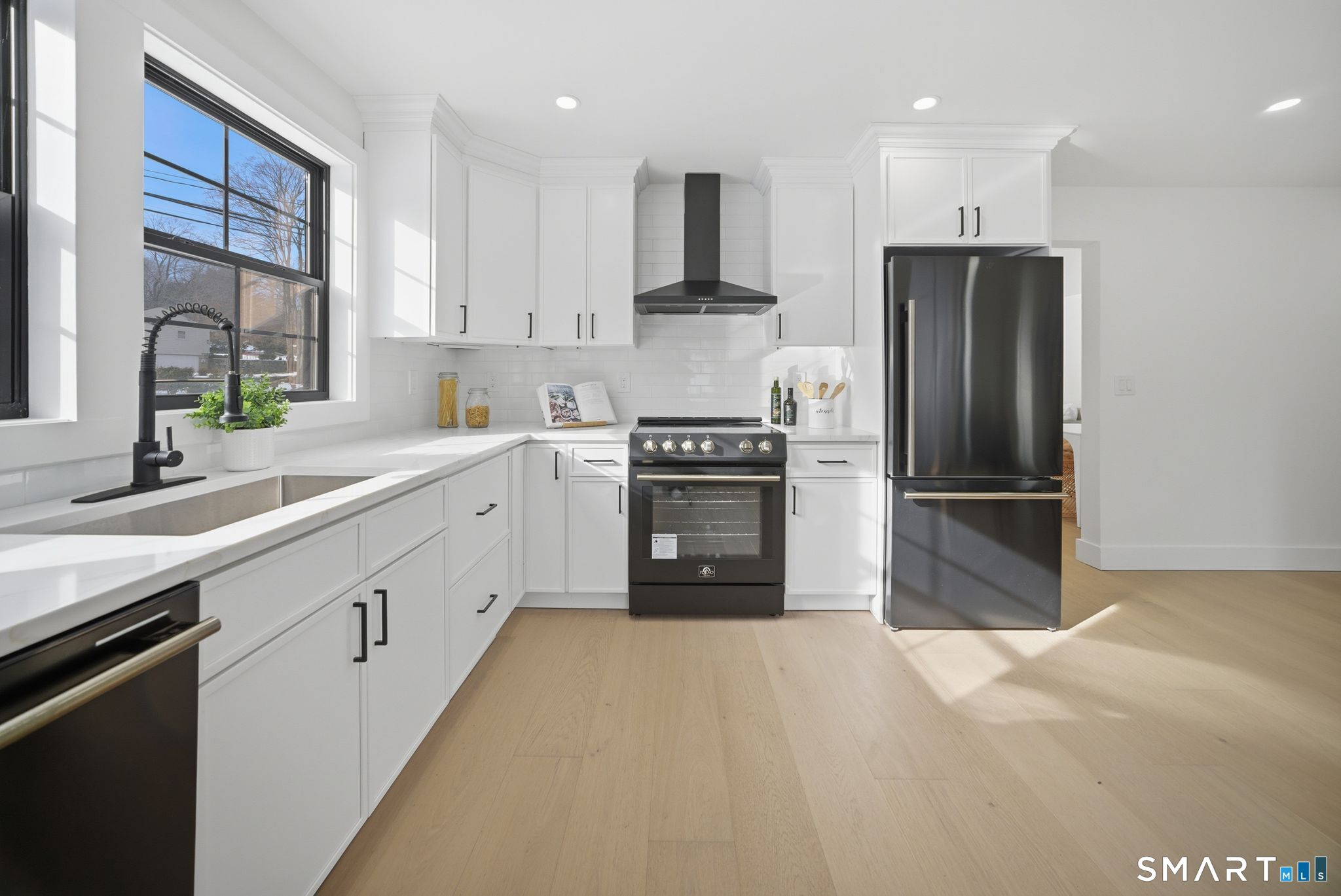 Photo 5 of 101 Parade Hill Road, New Canaan, CT