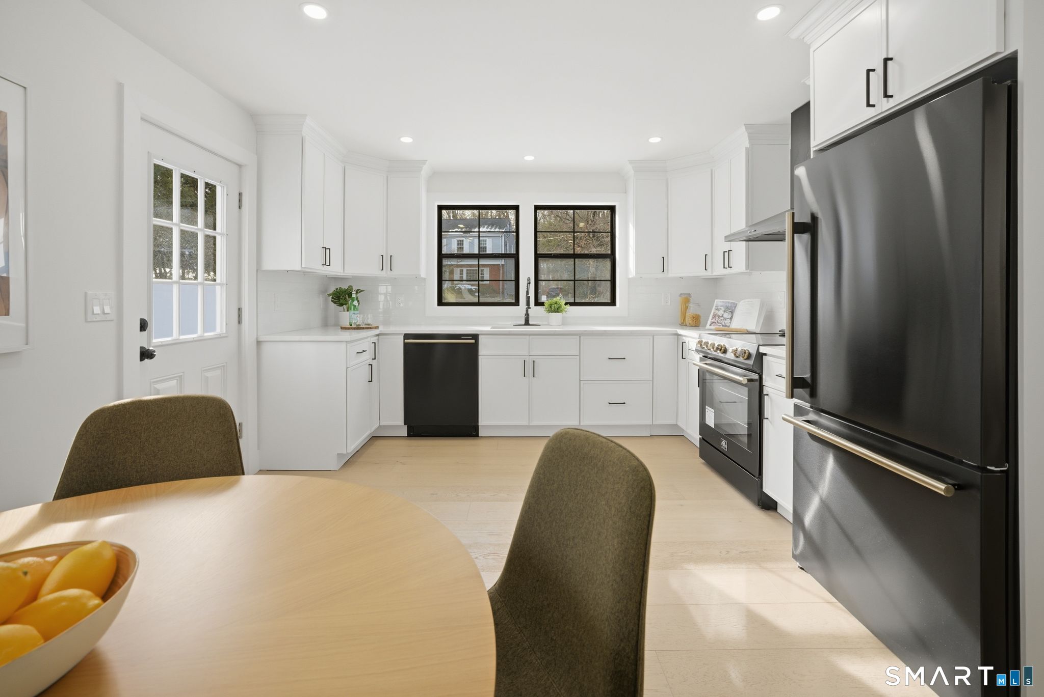 Photo 6 of 101 Parade Hill Road, New Canaan, CT