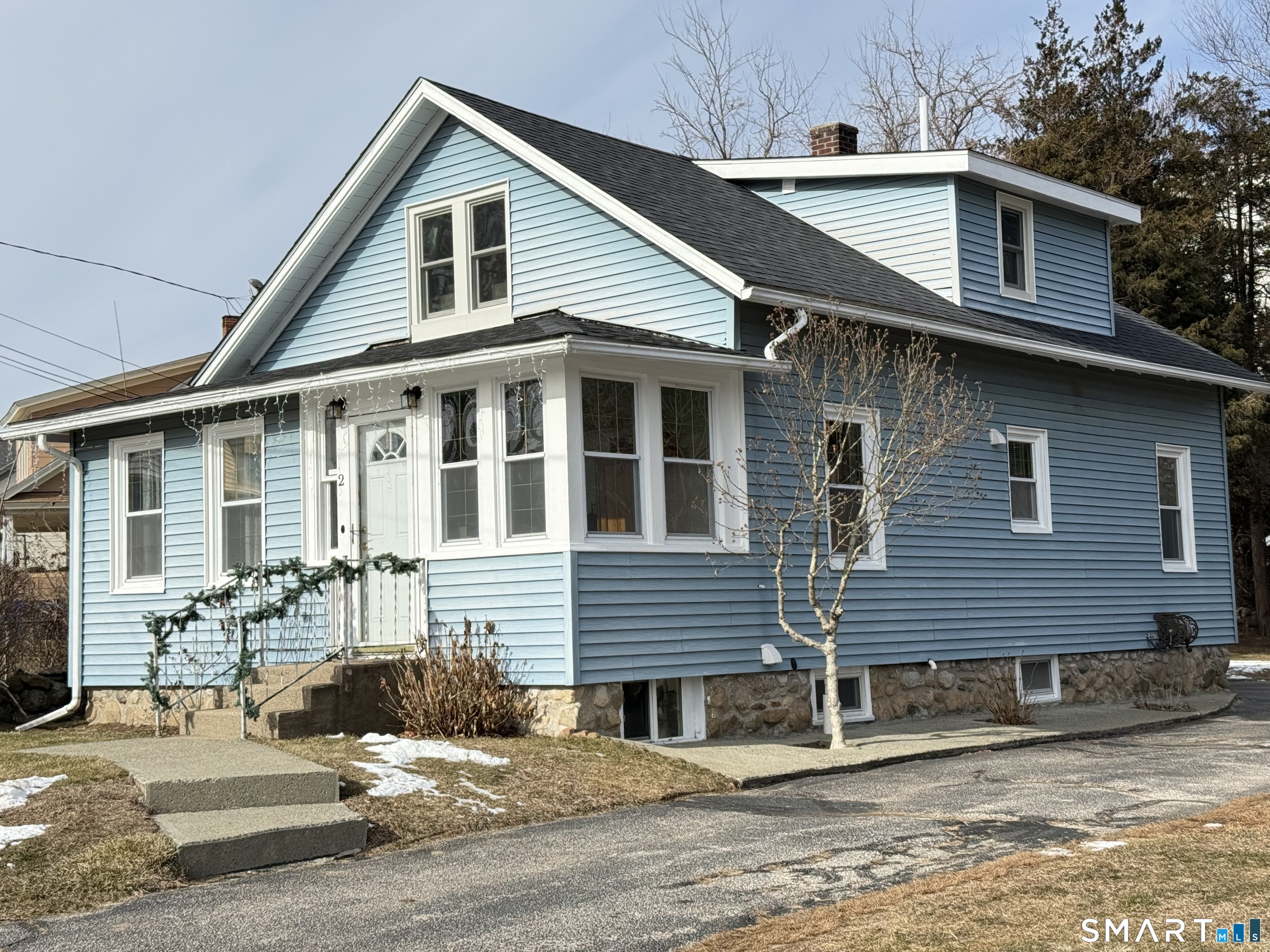 Photo 3 of 2 Harbor View Avenue, Waterford, CT