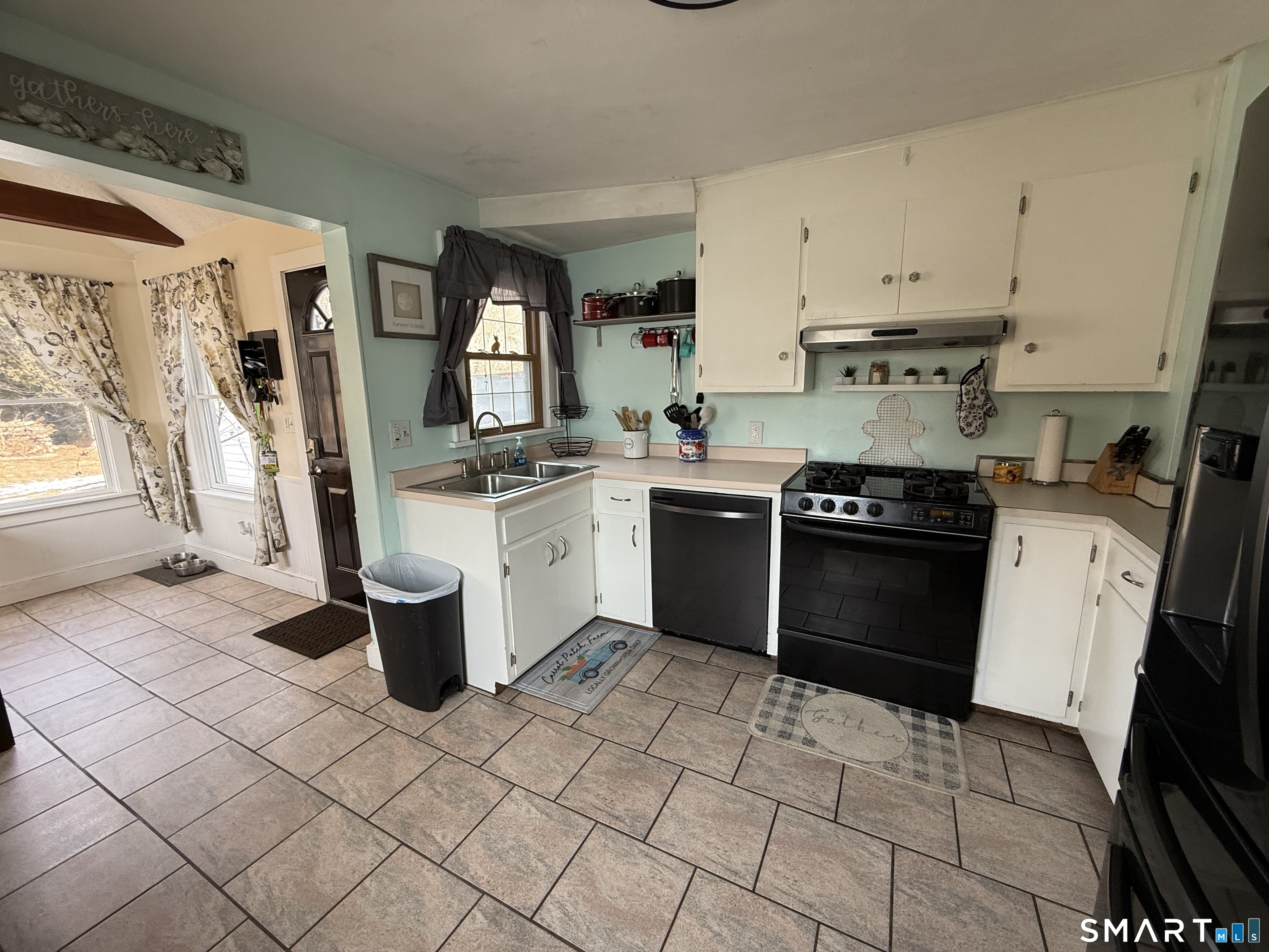 Photo 14 of 2 Harbor View Avenue, Waterford, CT