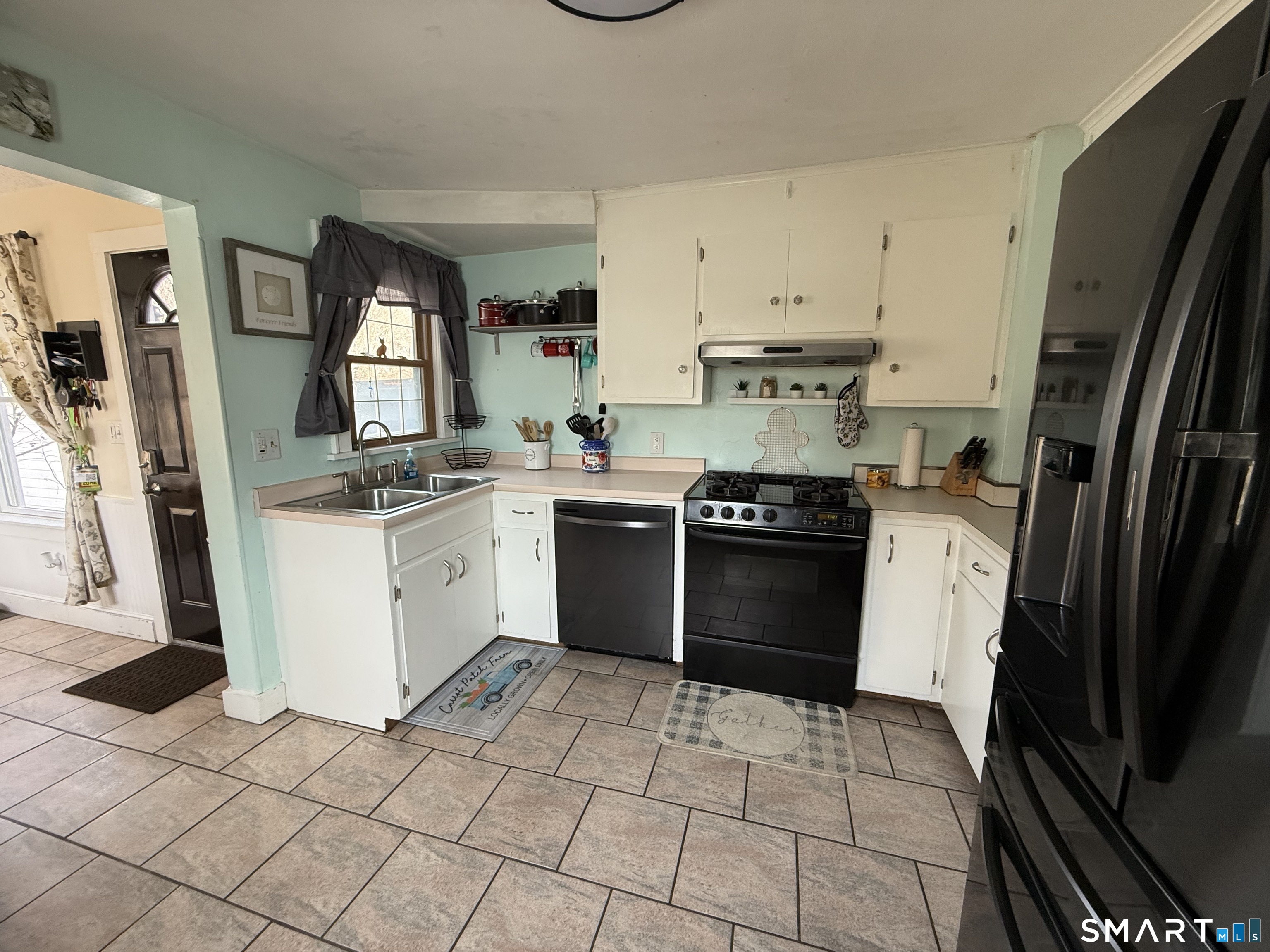 Photo 16 of 2 Harbor View Avenue, Waterford, CT