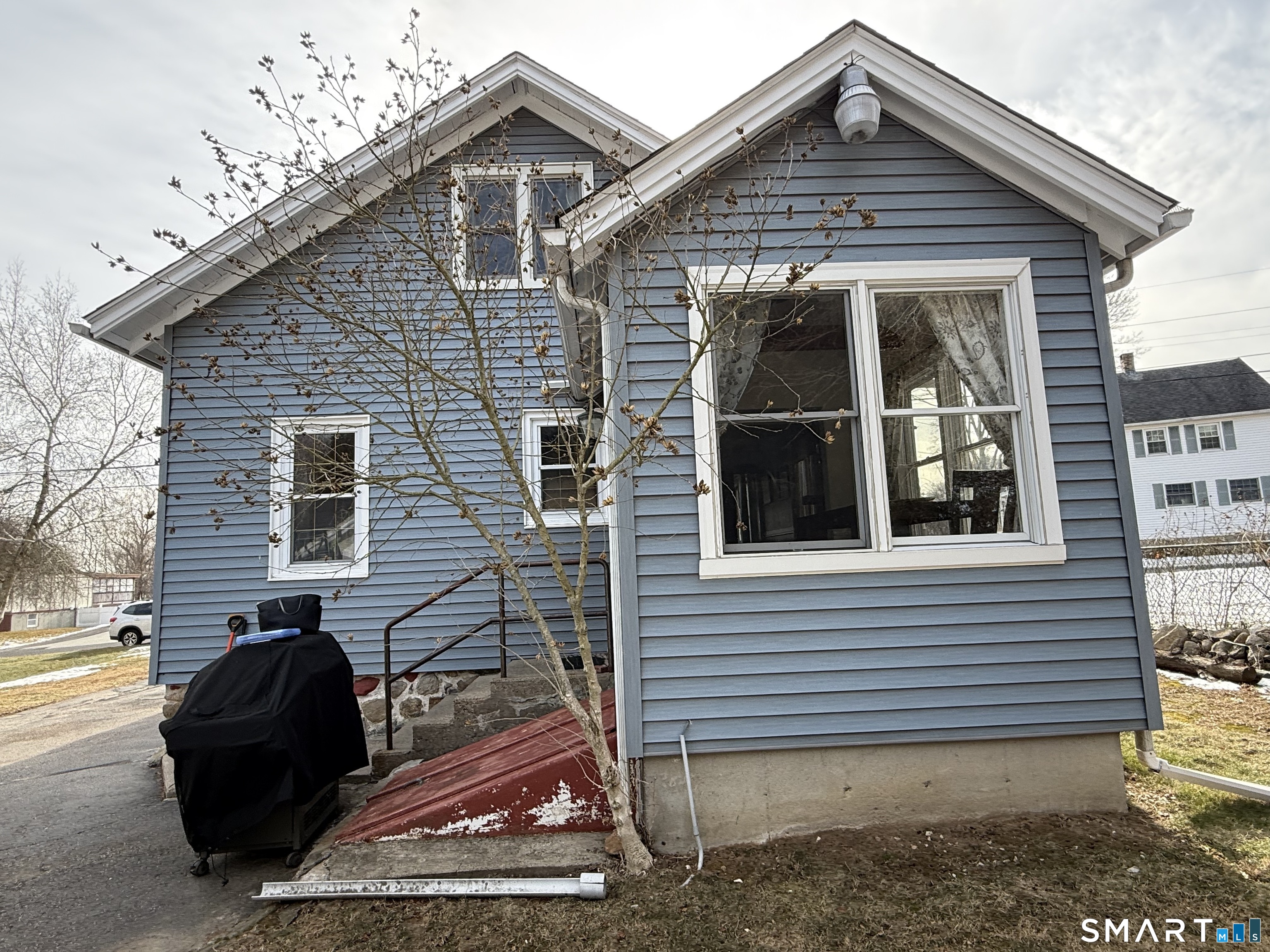 Photo 35 of 2 Harbor View Avenue, Waterford, CT