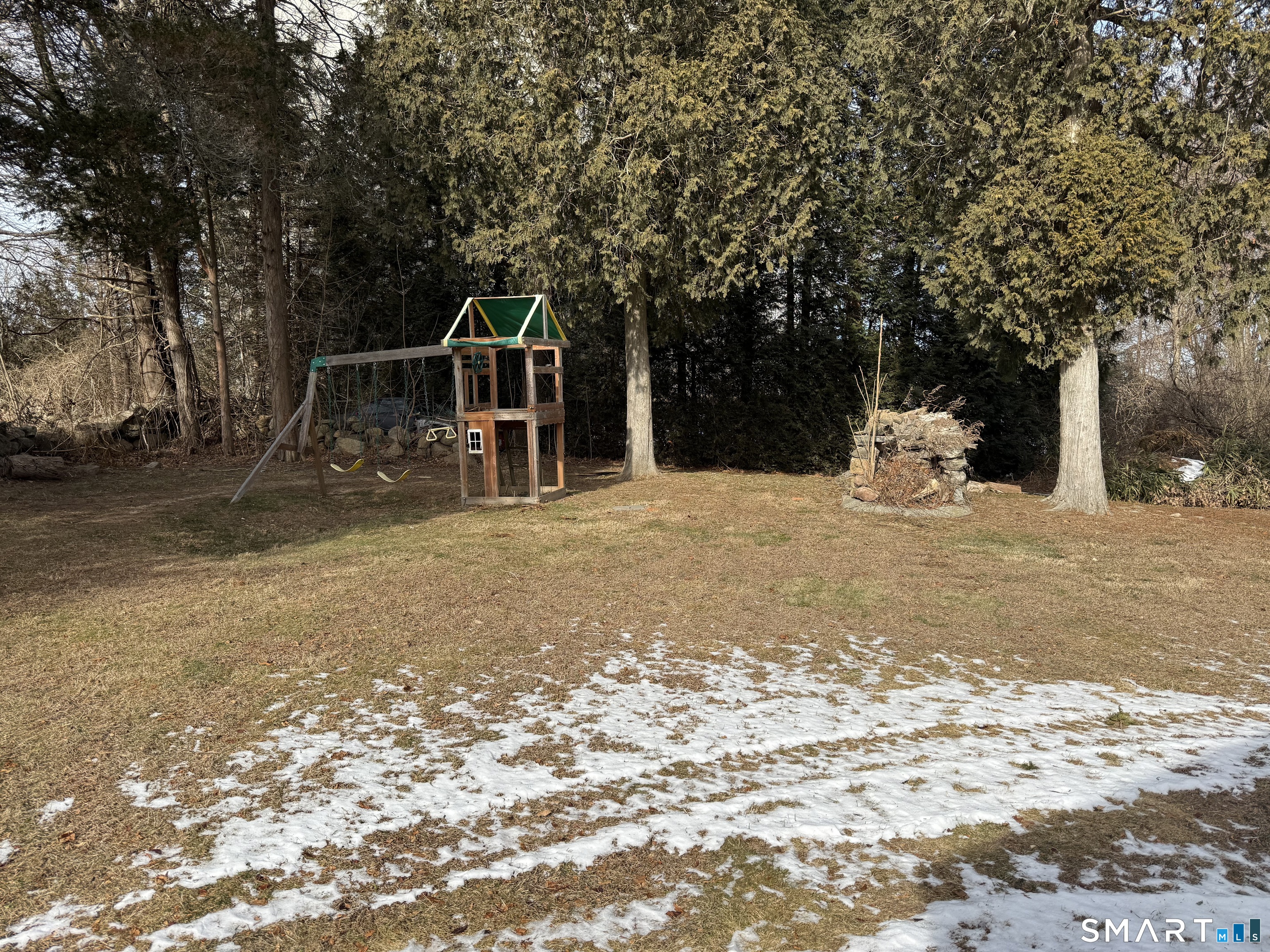 Photo 36 of 2 Harbor View Avenue, Waterford, CT