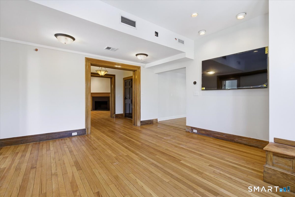 Photo 10 of 2750 Whitney Avenue, Hamden, CT