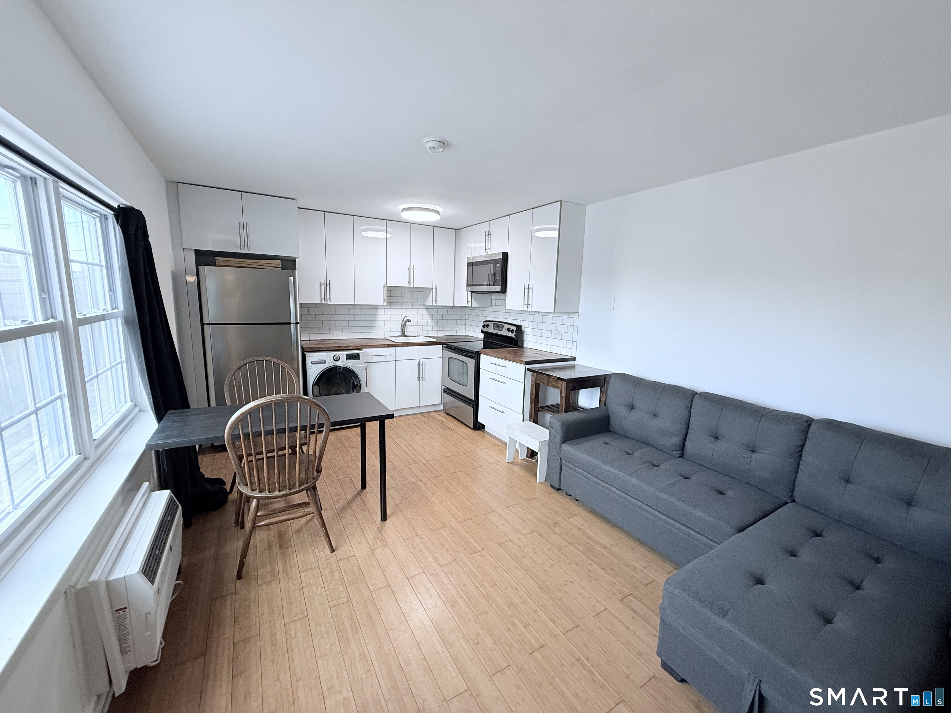 Photo 3 of 8 Wardwell Street, Stamford, CT