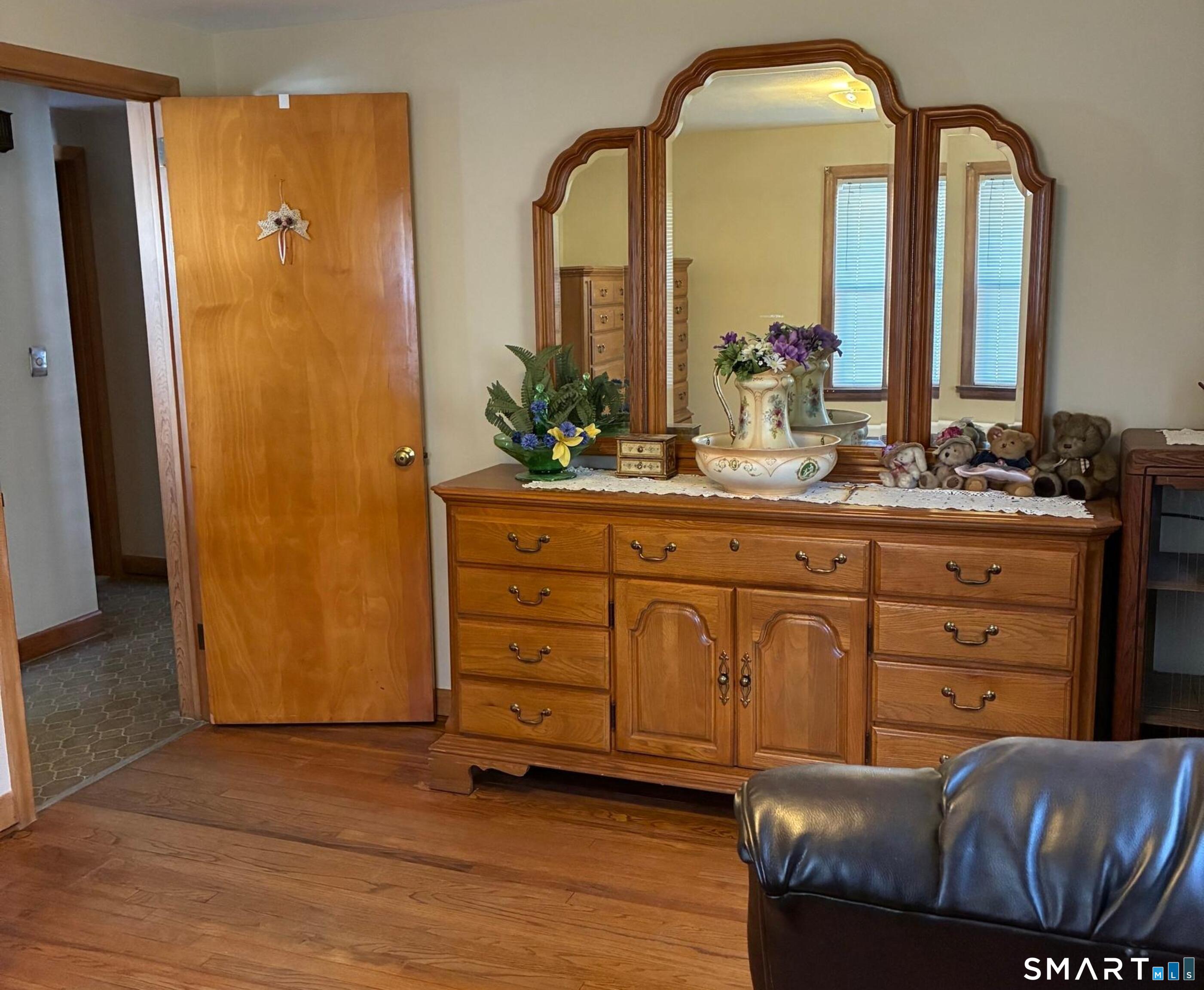 Photo 14 of 27 Harding Avenue, Newington, CT