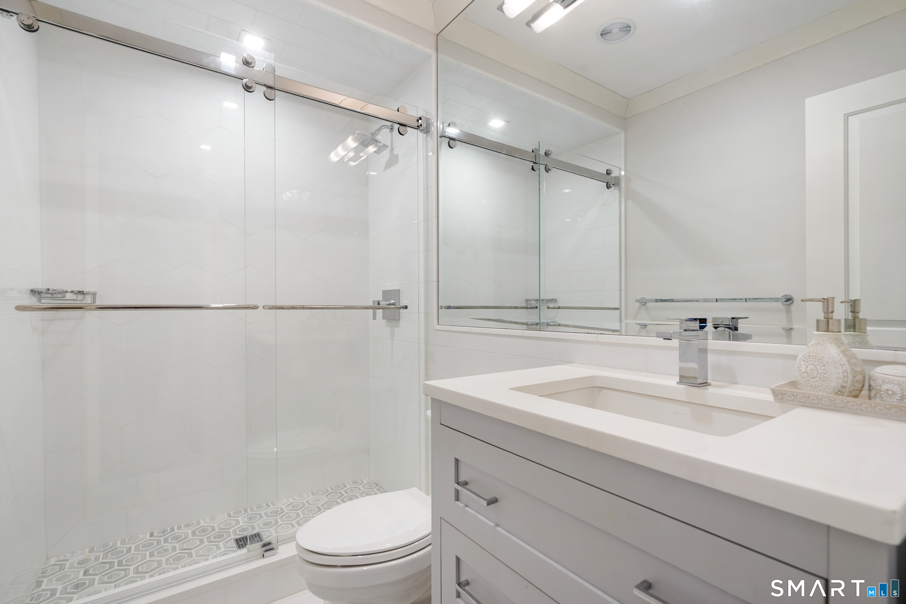 Photo 20 of 10 Wyckham Hill Lane, Greenwich, CT