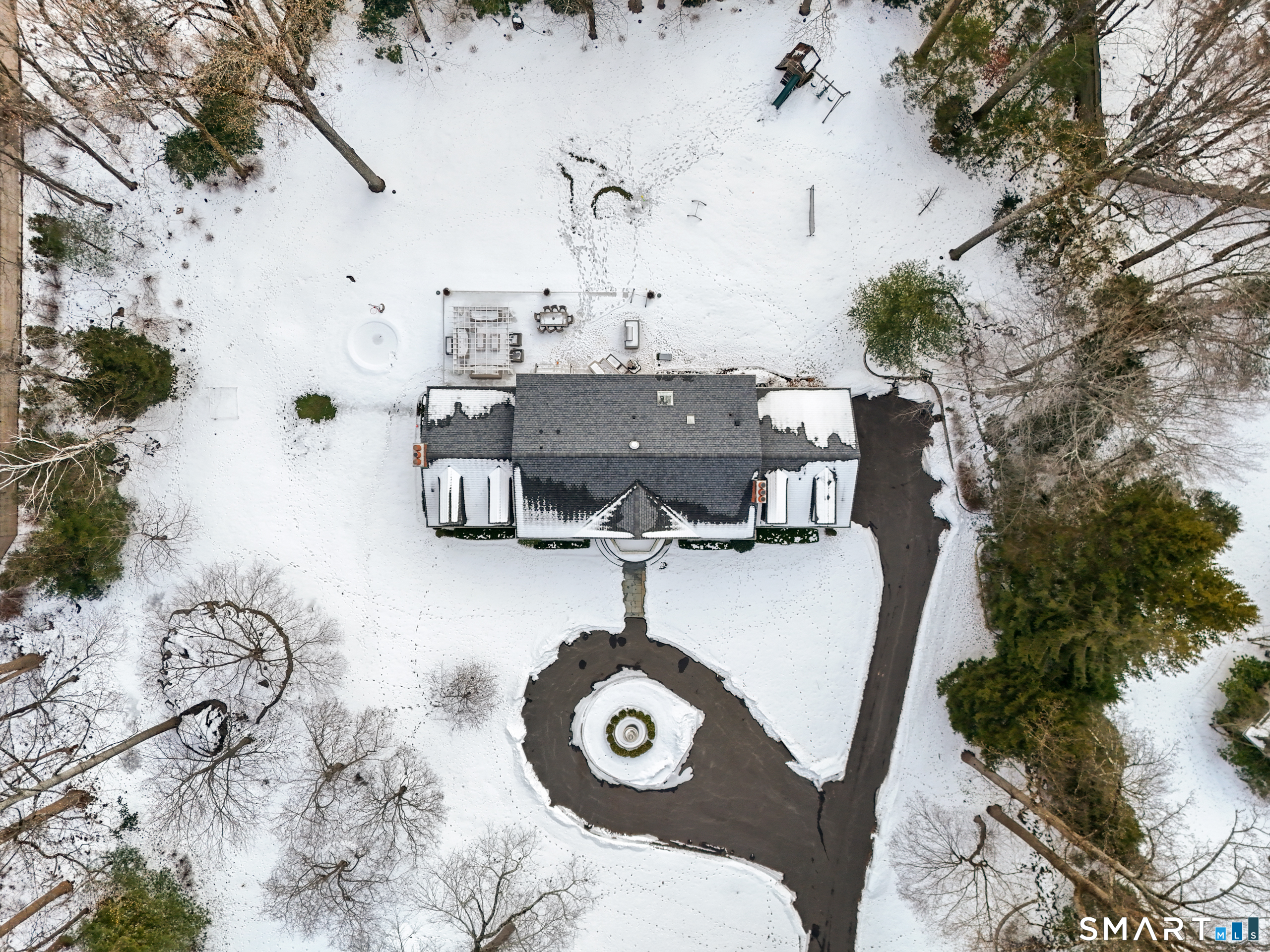 Photo 27 of 10 Wyckham Hill Lane, Greenwich, CT