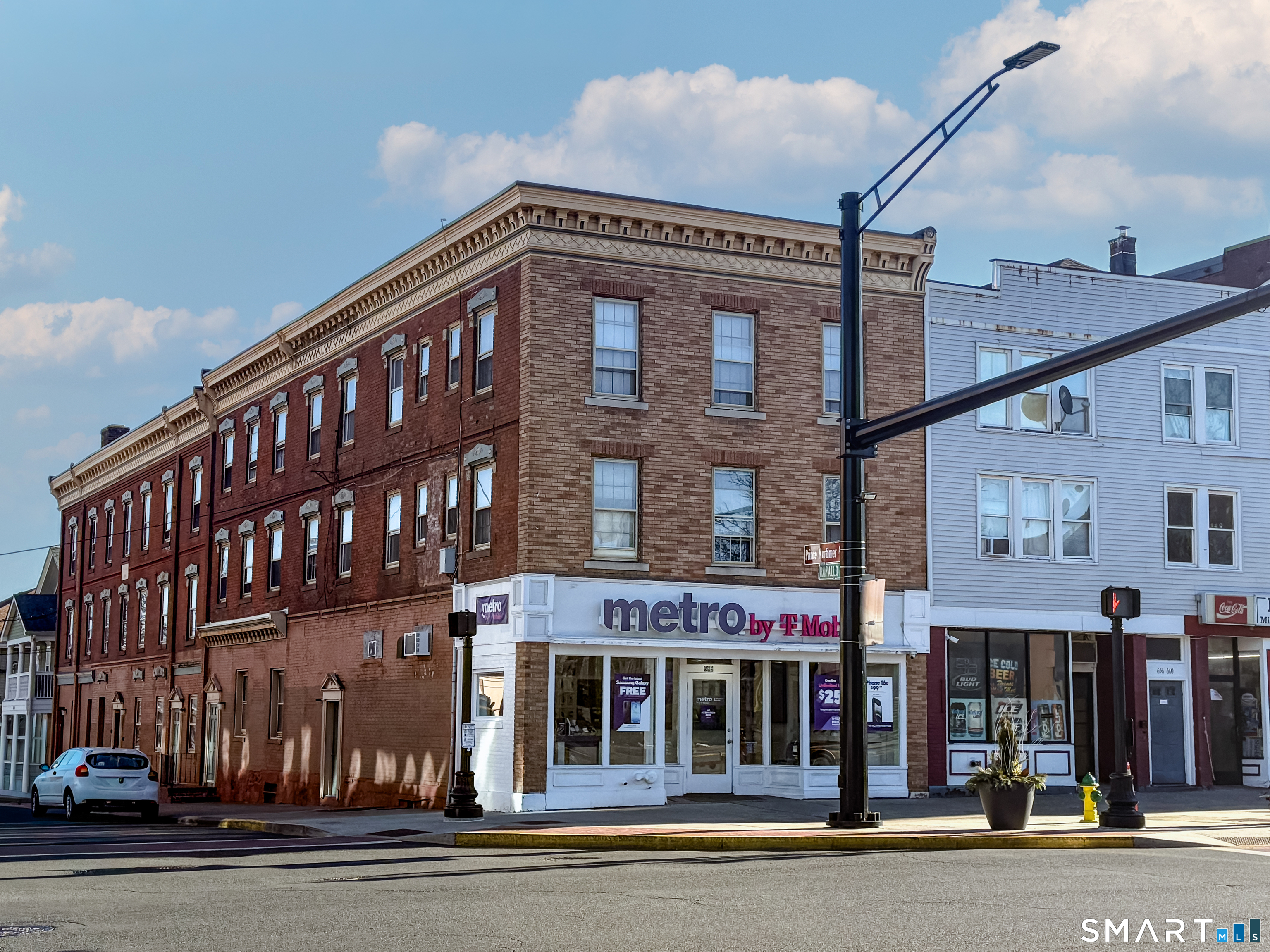 Photo 14 of 666 Main Street, Middletown, CT