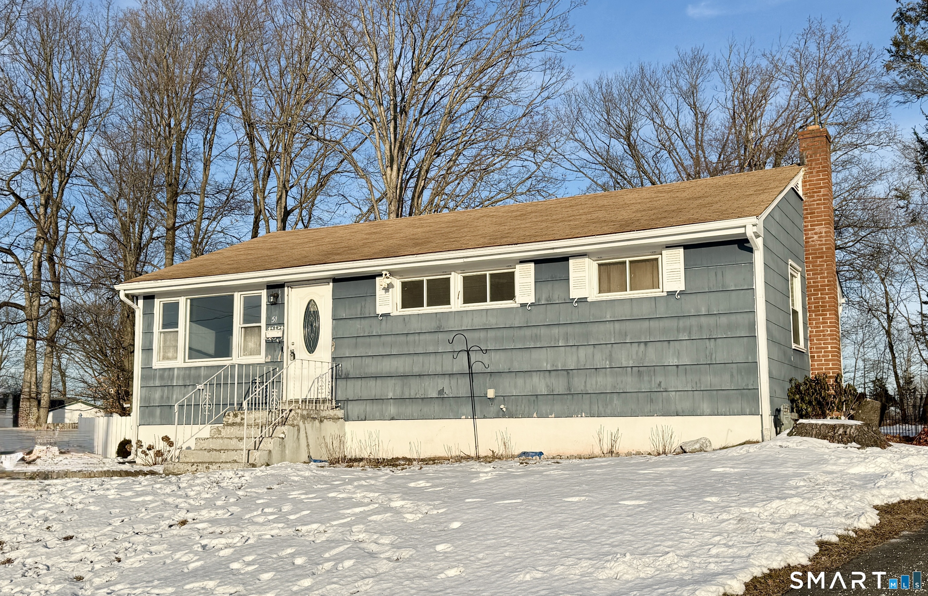 Homes for sale in New Britain, CT | 51 Kenyon Cir, New Britain, CT 06053 | MLS# 24150516