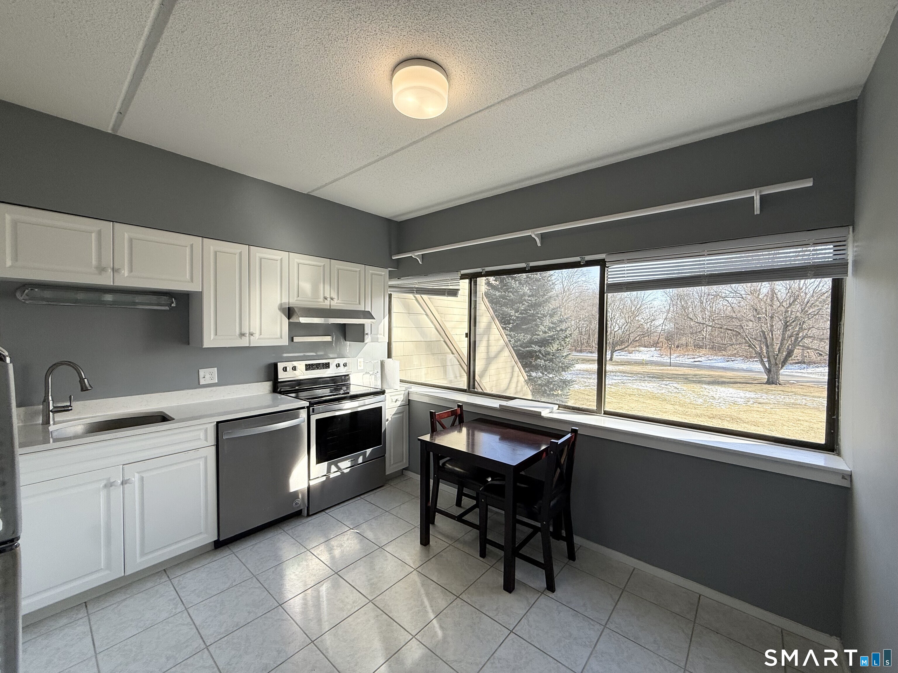 Photo 9 of 85 Viscount Drive, Milford, CT