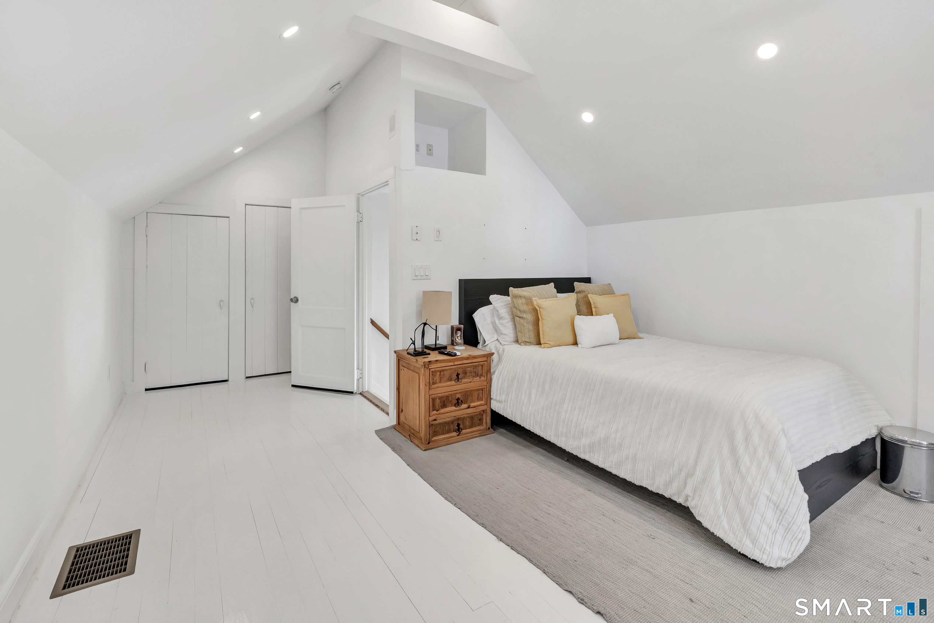 Photo 30 of 70 Cranbury Road, Norwalk, CT