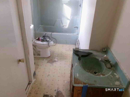 Homes for sale in East Hartford, CT | 34 Woodbridge Ave, East Hartford, CT 06108 | MLS# 24151173